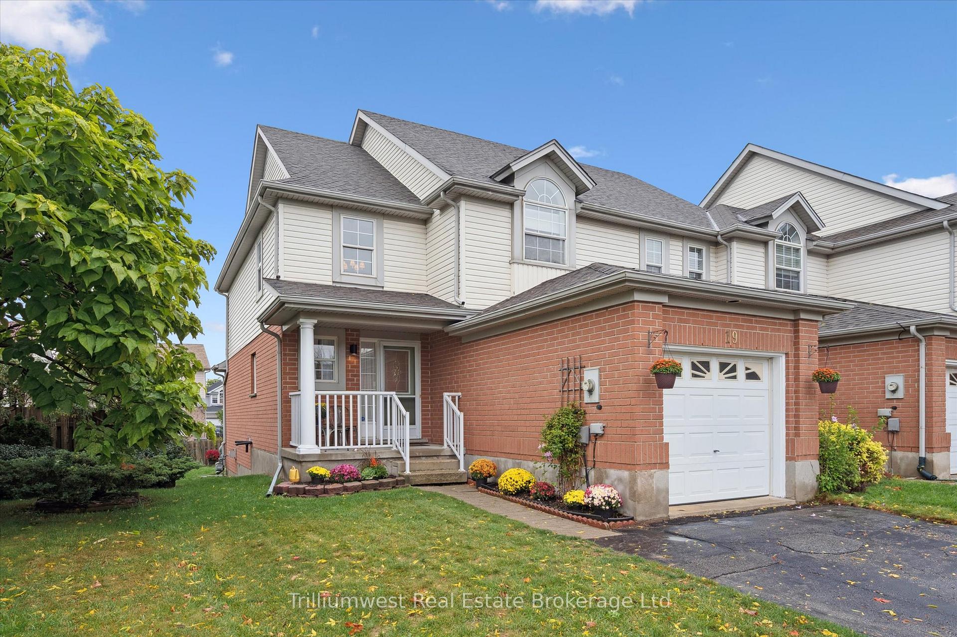 Photo 32 of 19 Ireland Place, Guelph, Grange Road — HOMEH