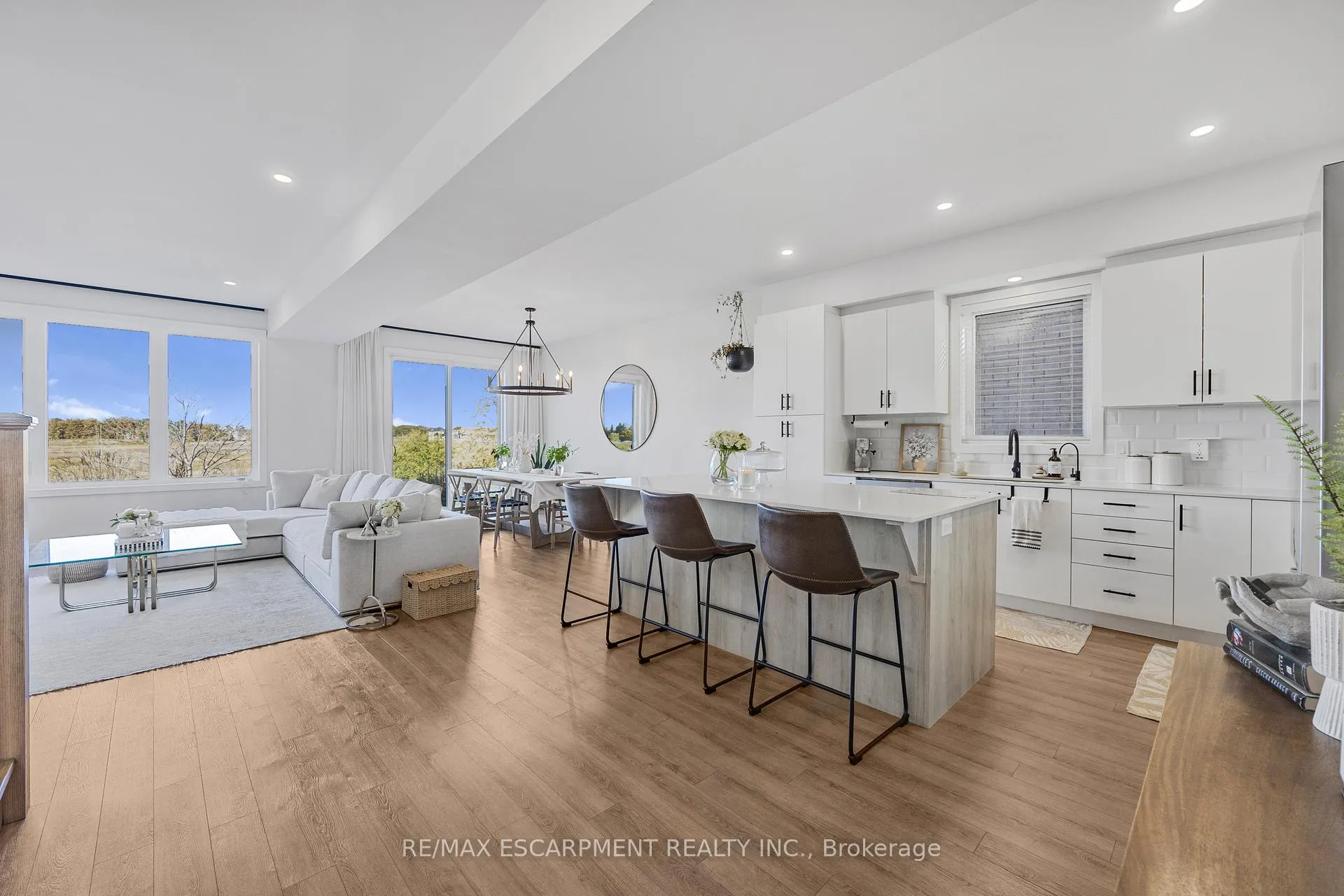 Photo 1 of 52 Bedrock Drive, Hamilton, Stoney Creek Mountain — HOMEH