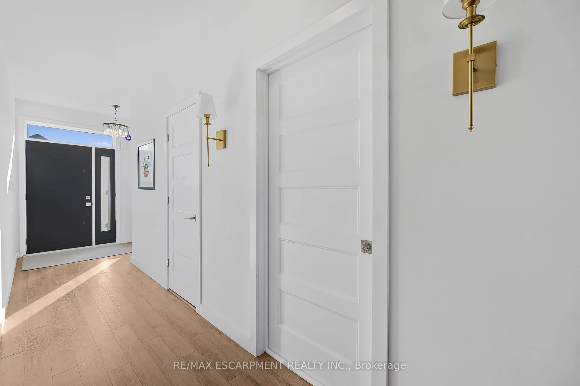 Photo 5 of 52 Bedrock Drive, Hamilton, Stoney Creek Mountain — HOMEH