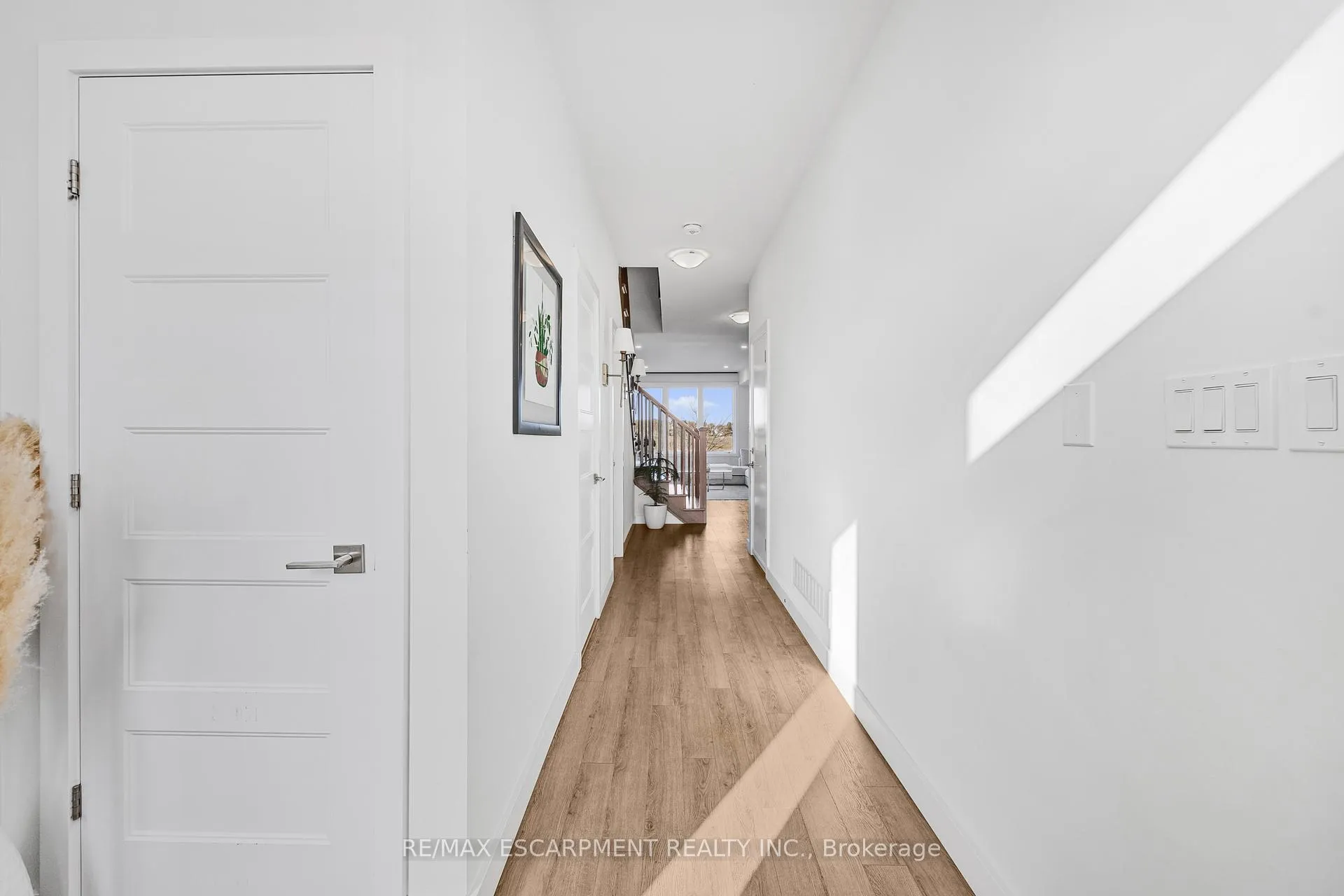 Photo 6 of 52 Bedrock Drive, Hamilton, Stoney Creek Mountain — HOMEH