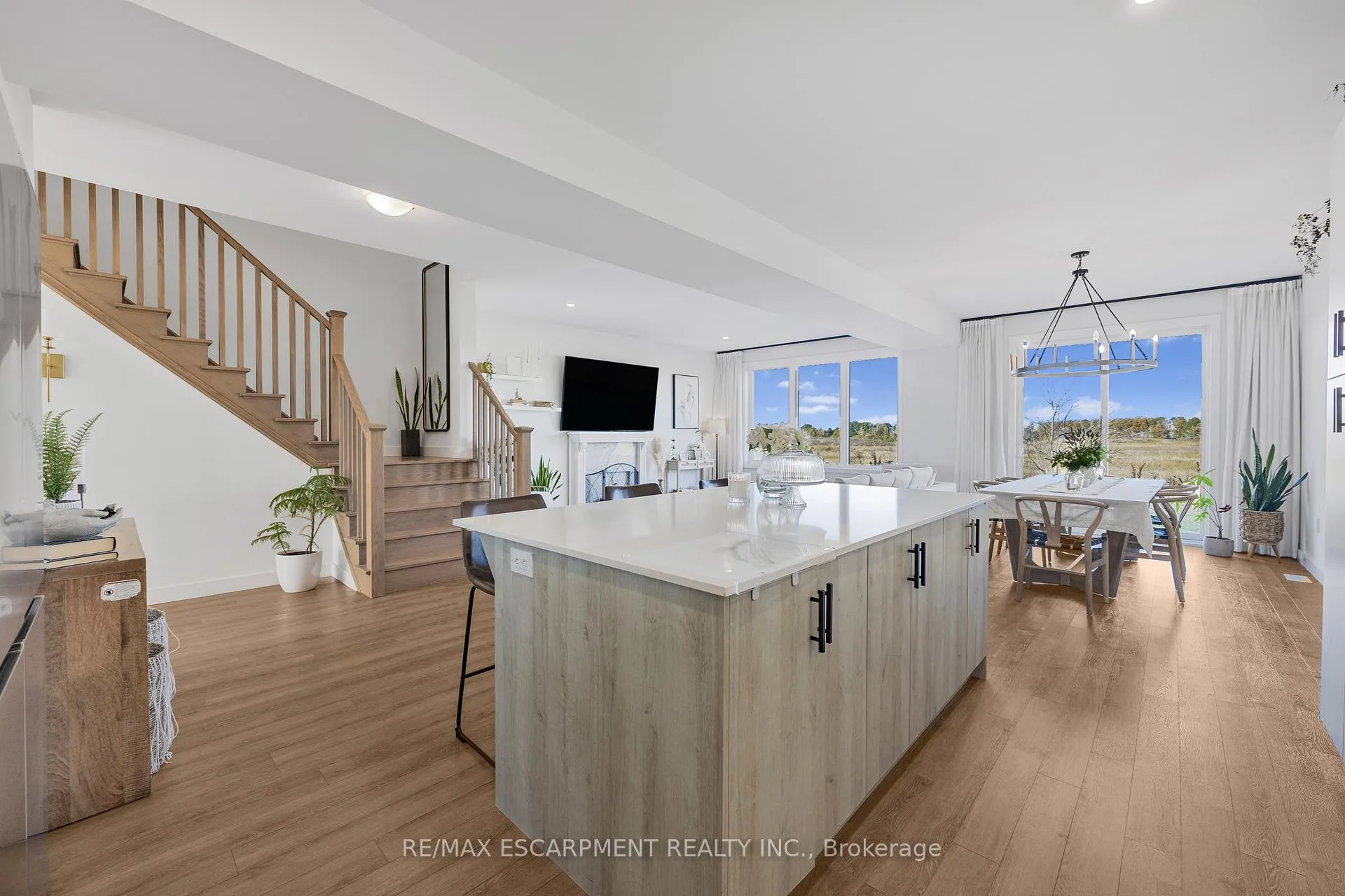 Photo 8 of 52 Bedrock Drive, Hamilton, Stoney Creek Mountain — HOMEH