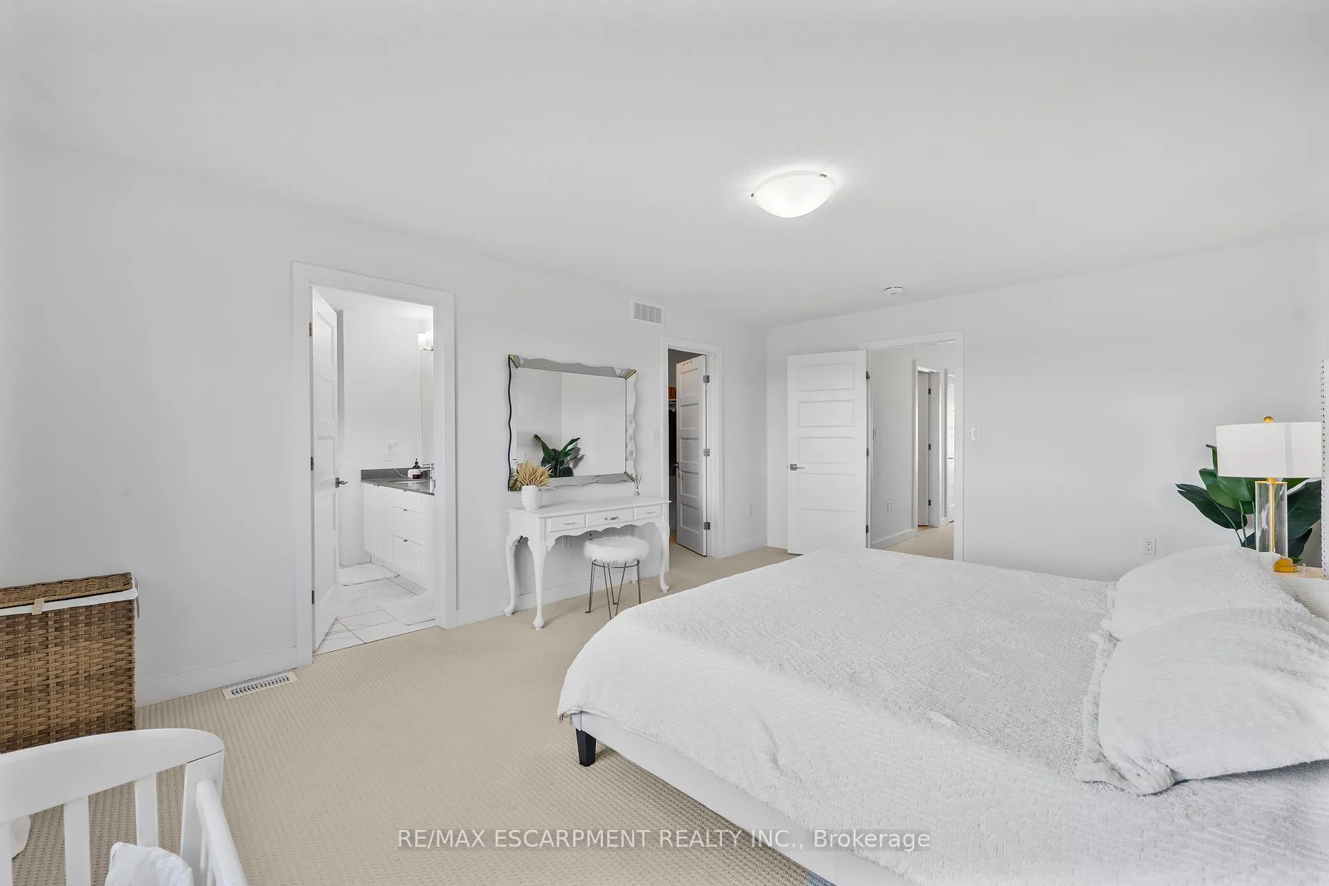Photo 22 of 52 Bedrock Drive, Hamilton, Stoney Creek Mountain — HOMEH