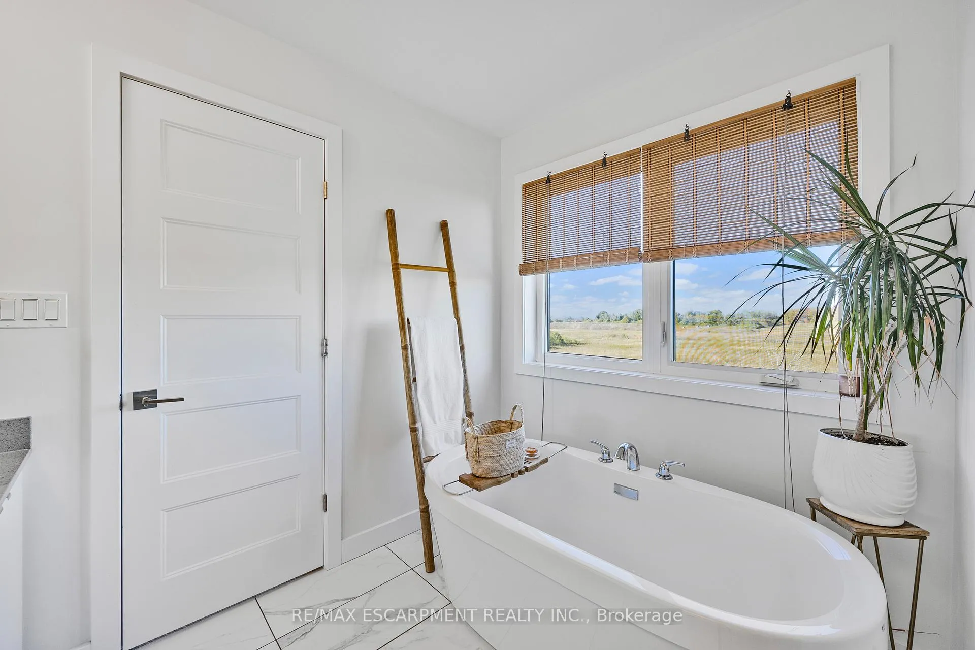 Photo 24 of 52 Bedrock Drive, Hamilton, Stoney Creek Mountain — HOMEH