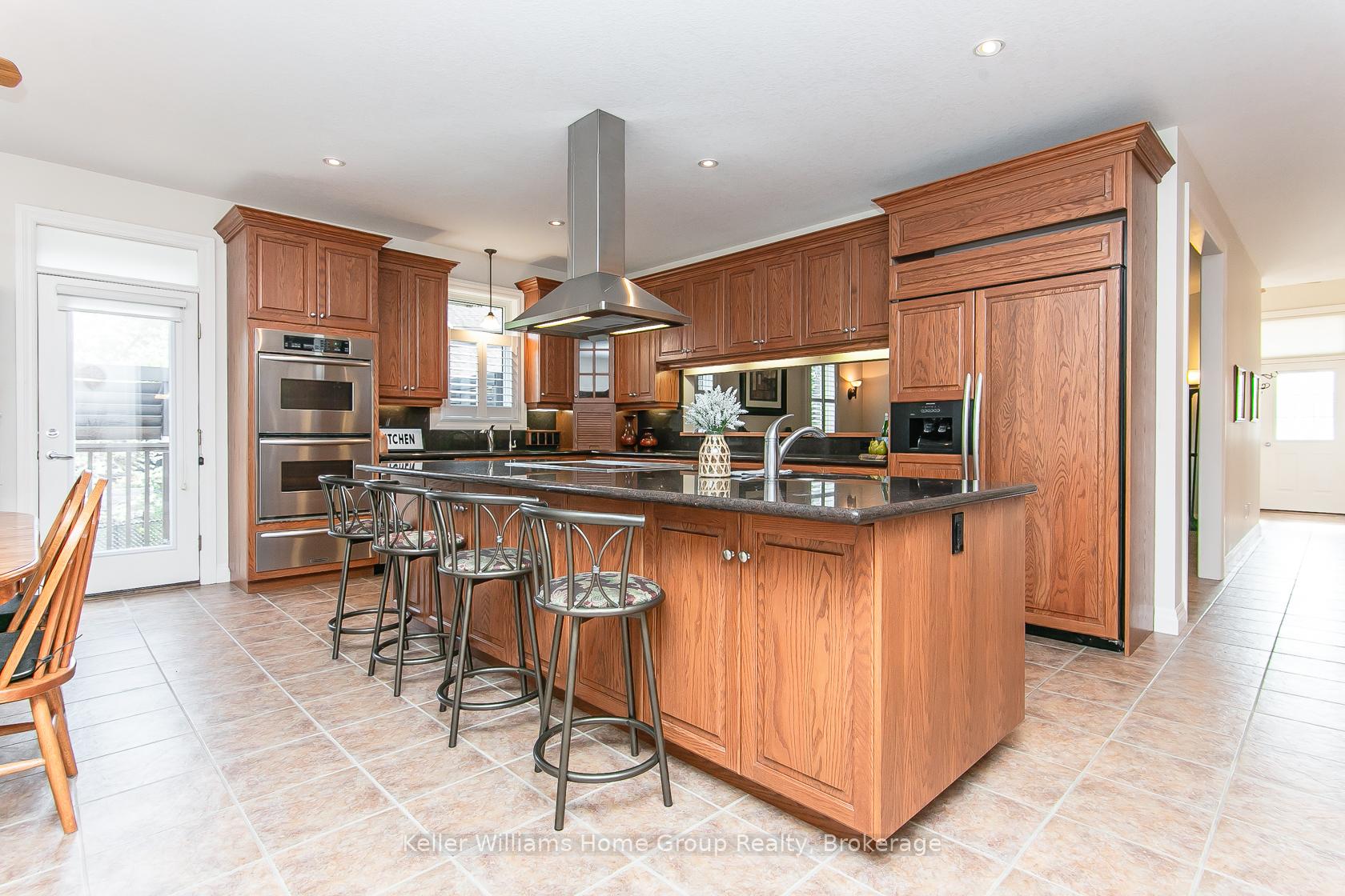 Photo 3 of 15 Keys Crescent, Guelph, Clairfields/Hanlon Business Park — HOMEH