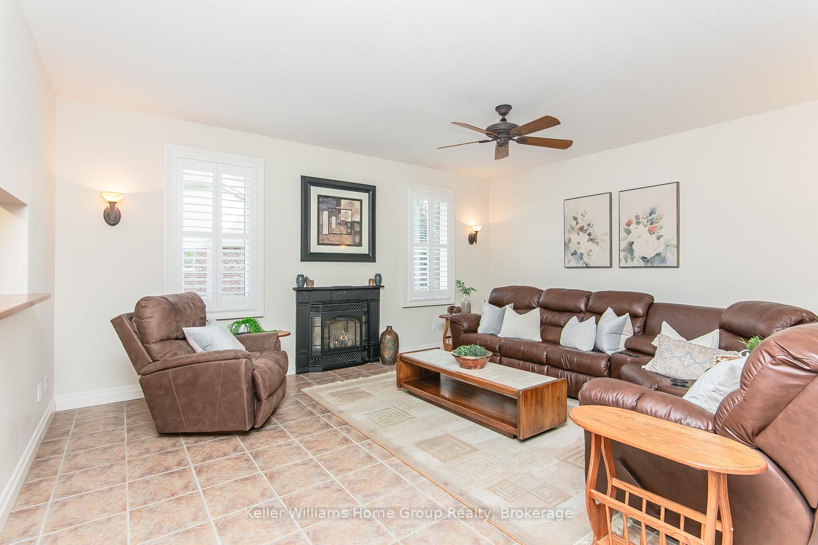 Photo 4 of 15 Keys Crescent, Guelph, Clairfields/Hanlon Business Park — HOMEH