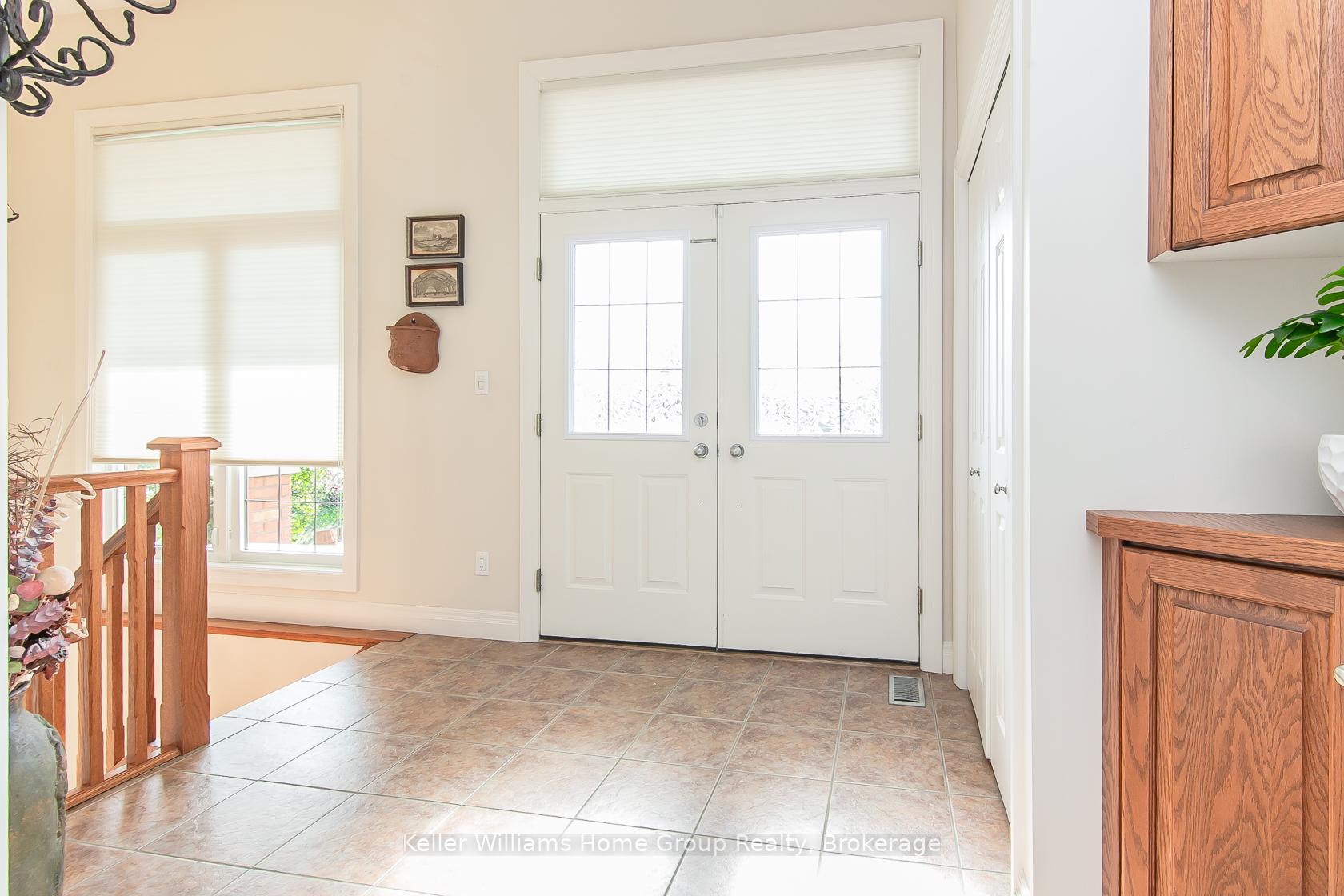 Photo 10 of 15 Keys Crescent, Guelph, Clairfields/Hanlon Business Park — HOMEH