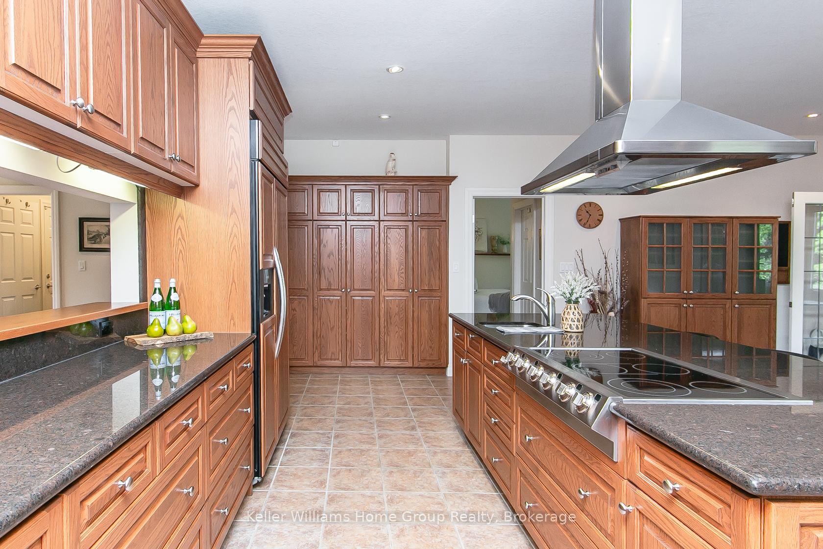 Photo 16 of 15 Keys Crescent, Guelph, Clairfields/Hanlon Business Park — HOMEH