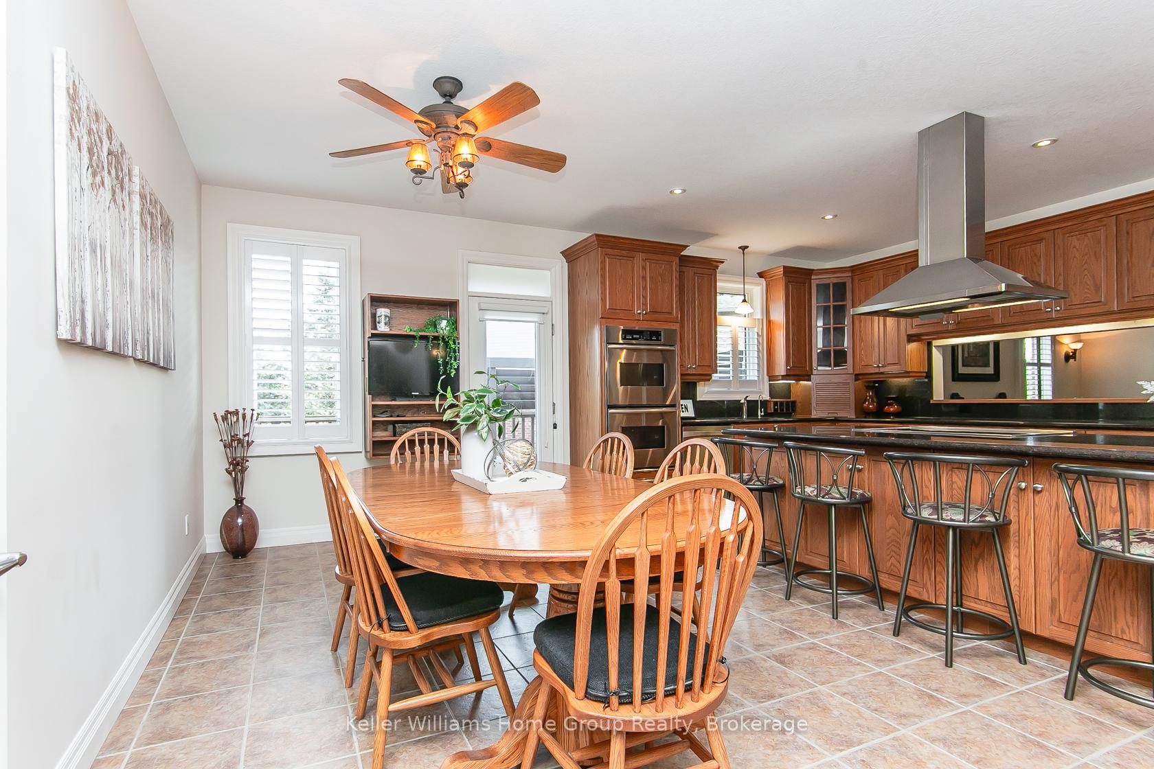 Photo 18 of 15 Keys Crescent, Guelph, Clairfields/Hanlon Business Park — HOMEH