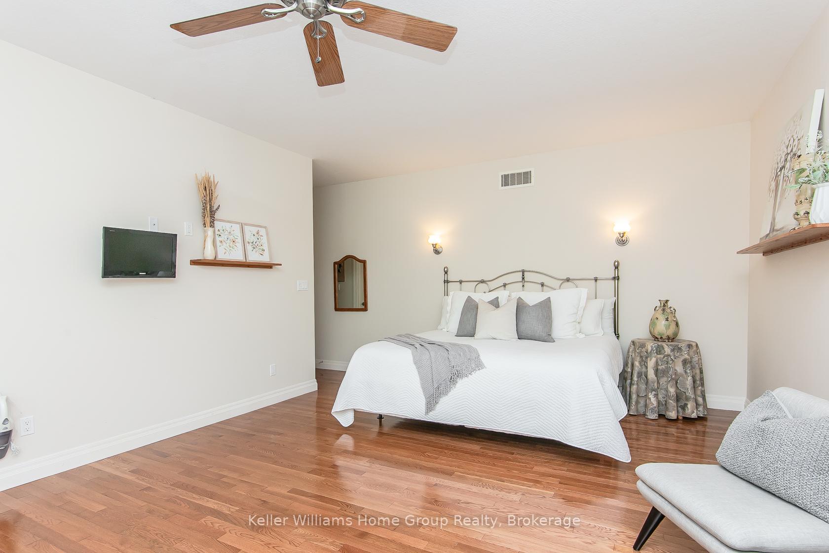Photo 20 of 15 Keys Crescent, Guelph, Clairfields/Hanlon Business Park — HOMEH