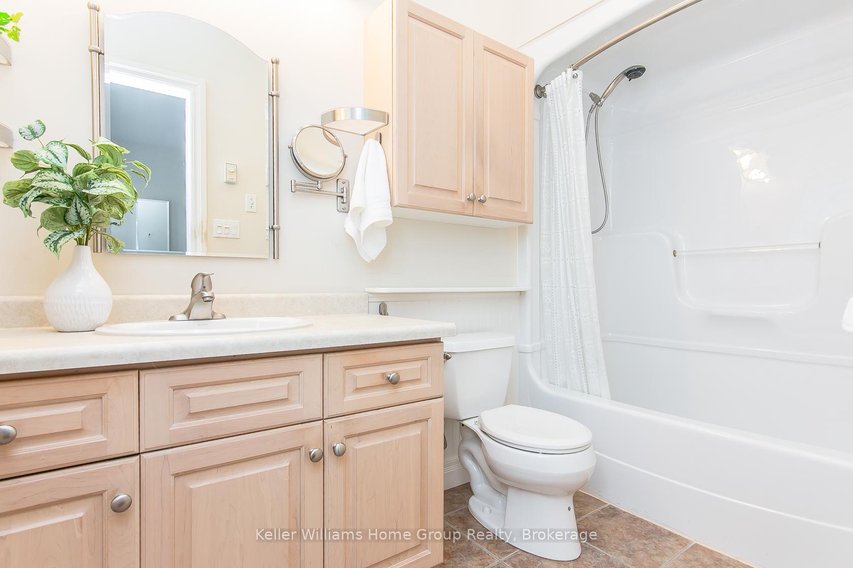 Photo 22 of 15 Keys Crescent, Guelph, Clairfields/Hanlon Business Park — HOMEH