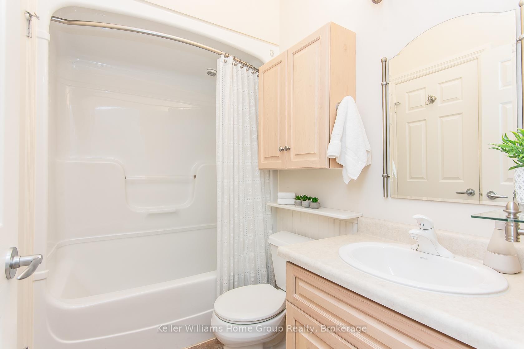 Photo 25 of 15 Keys Crescent, Guelph, Clairfields/Hanlon Business Park — HOMEH