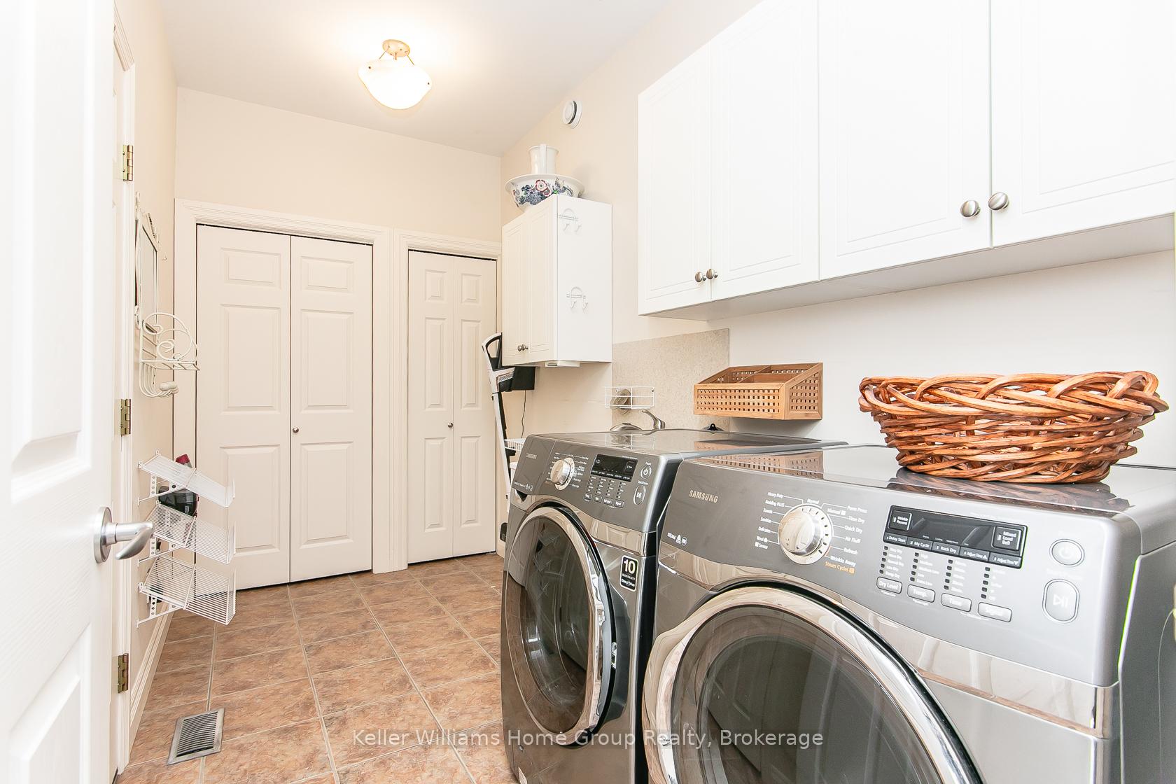 Photo 26 of 15 Keys Crescent, Guelph, Clairfields/Hanlon Business Park — HOMEH