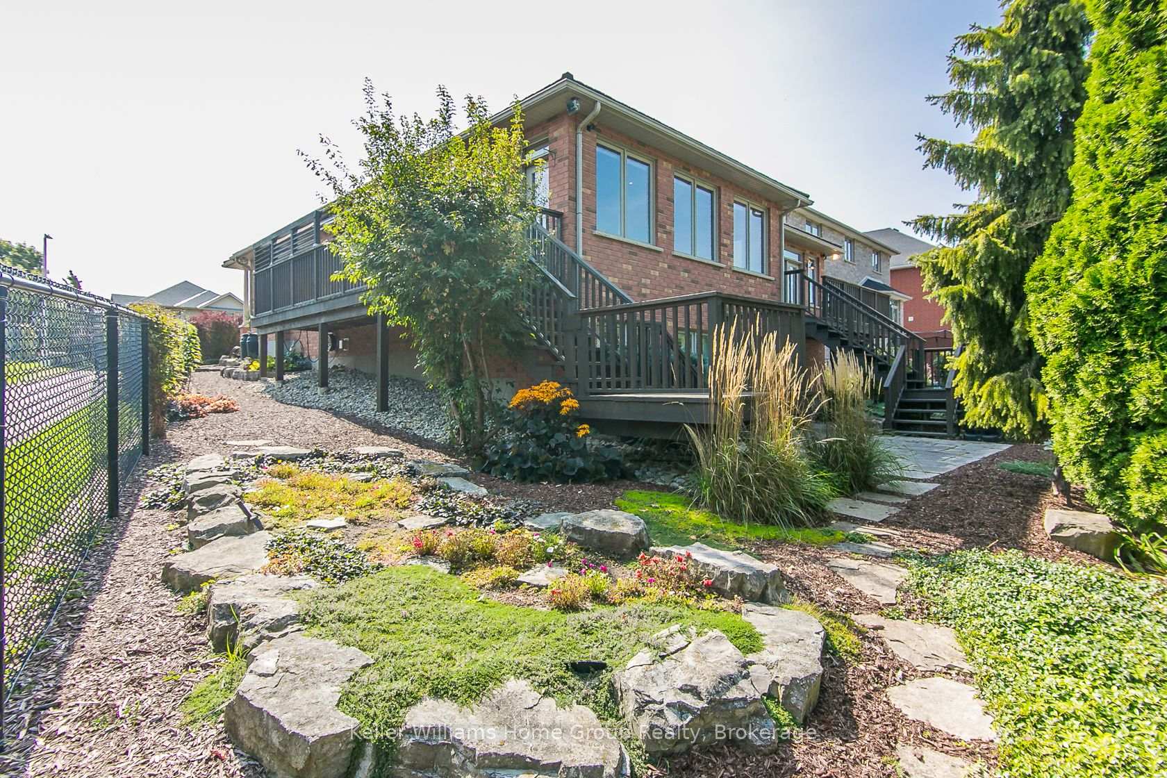 Photo 43 of 15 Keys Crescent, Guelph, Clairfields/Hanlon Business Park — HOMEH