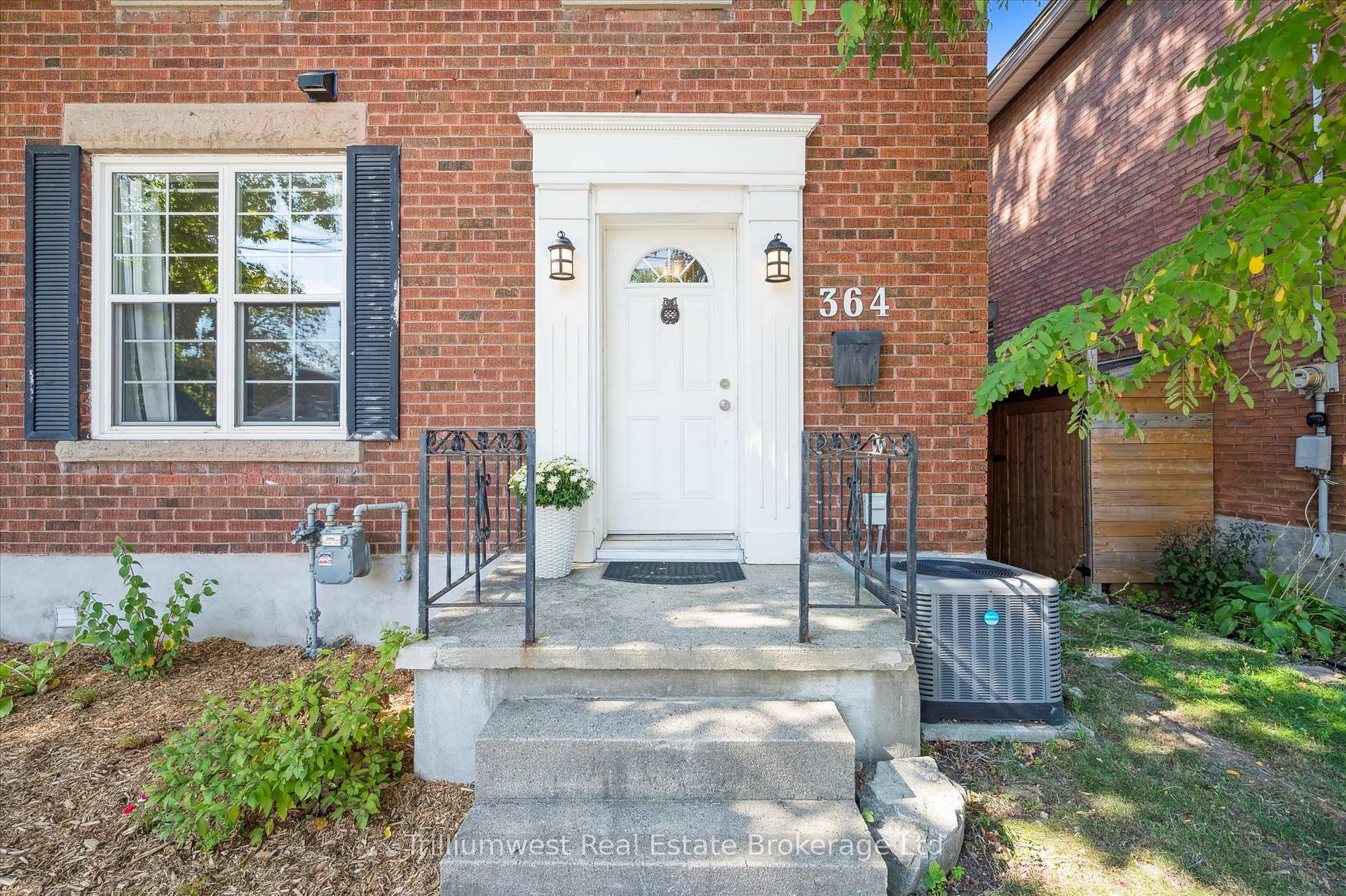 Photo 3 of 364 York Road, Guelph, St. Patrick's Ward — HOMEH