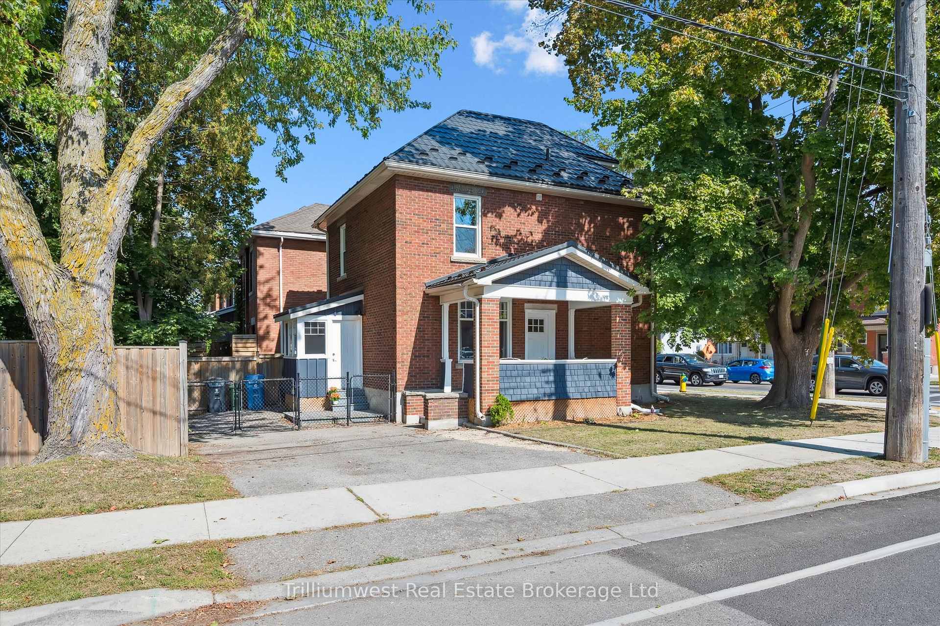 Photo 4 of 364 York Road, Guelph, St. Patrick's Ward — HOMEH