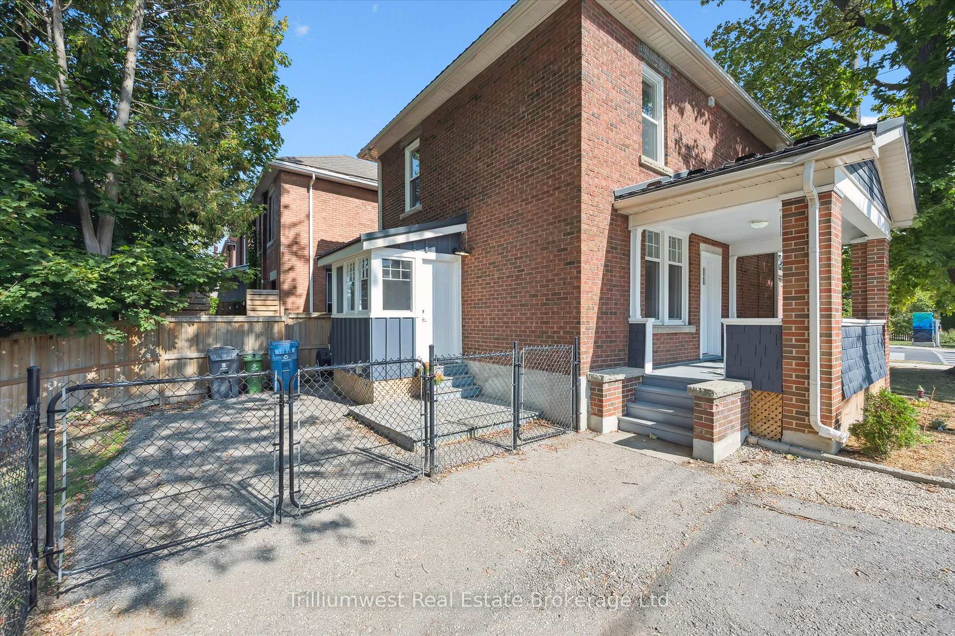 Photo 5 of 364 York Road, Guelph, St. Patrick's Ward — HOMEH
