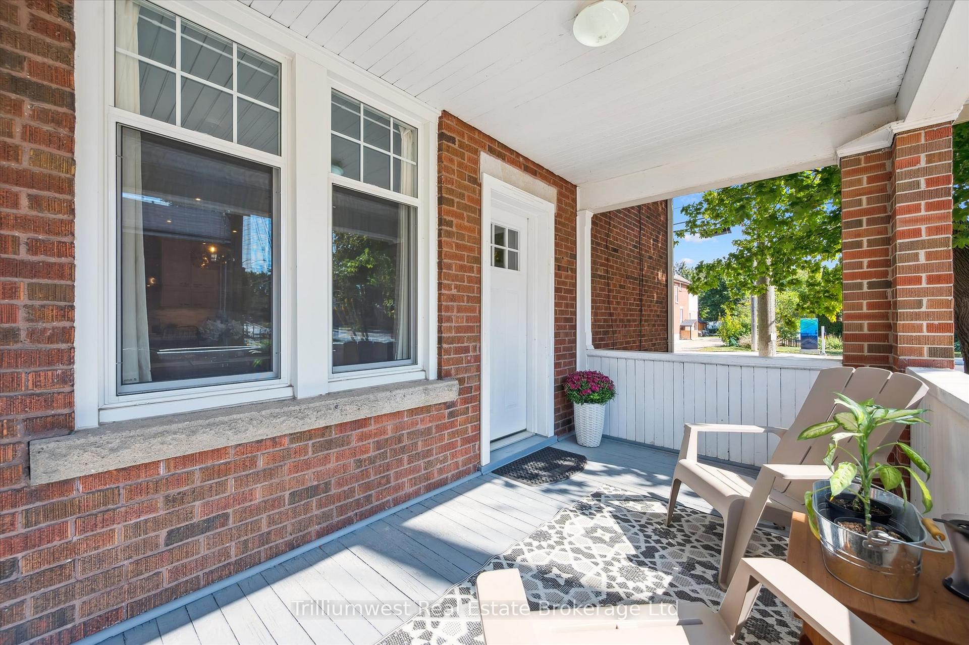 Photo 6 of 364 York Road, Guelph, St. Patrick's Ward — HOMEH