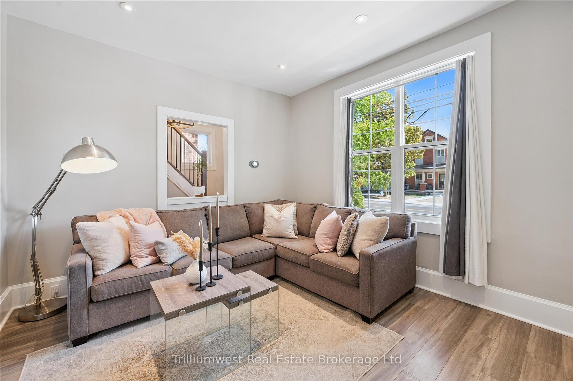 Photo 10 of 364 York Road, Guelph, St. Patrick's Ward — HOMEH