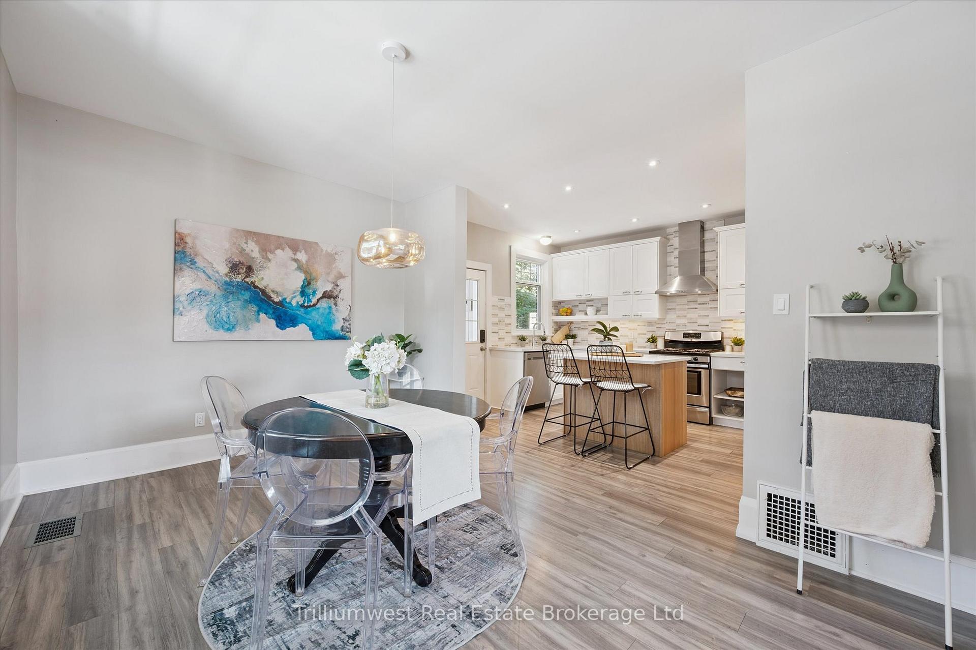 Photo 12 of 364 York Road, Guelph, St. Patrick's Ward — HOMEH
