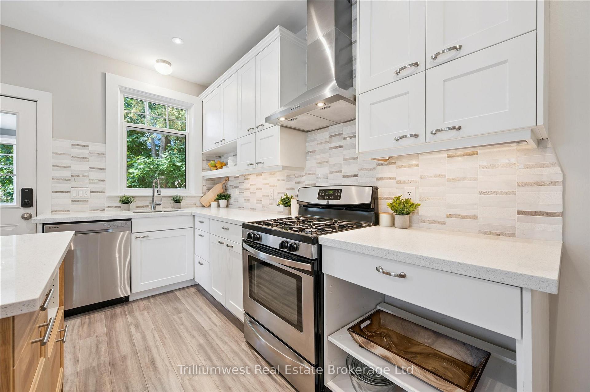 Photo 15 of 364 York Road, Guelph, St. Patrick's Ward — HOMEH