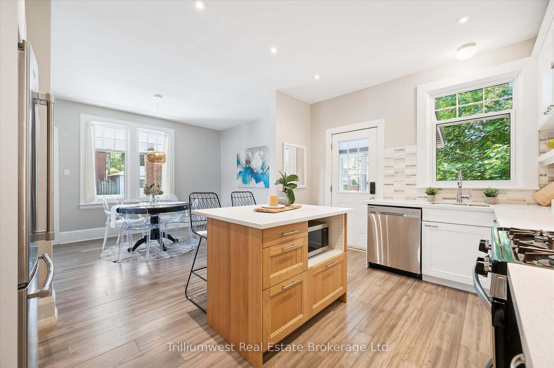 Photo 16 of 364 York Road, Guelph, St. Patrick's Ward — HOMEH