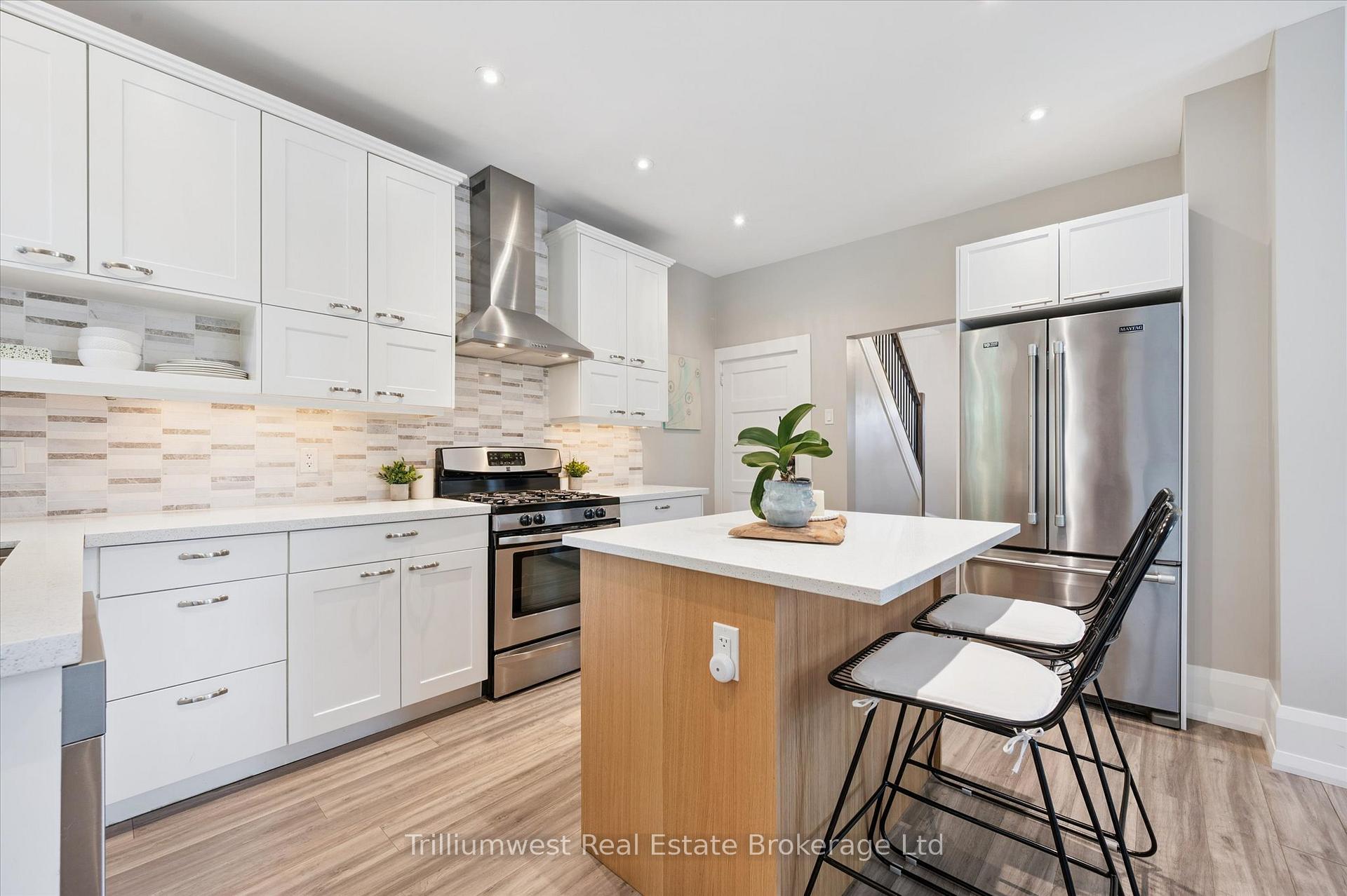 Photo 18 of 364 York Road, Guelph, St. Patrick's Ward — HOMEH