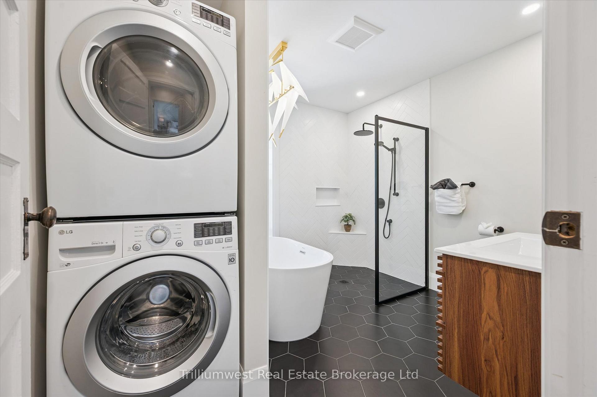 Photo 28 of 364 York Road, Guelph, St. Patrick's Ward — HOMEH