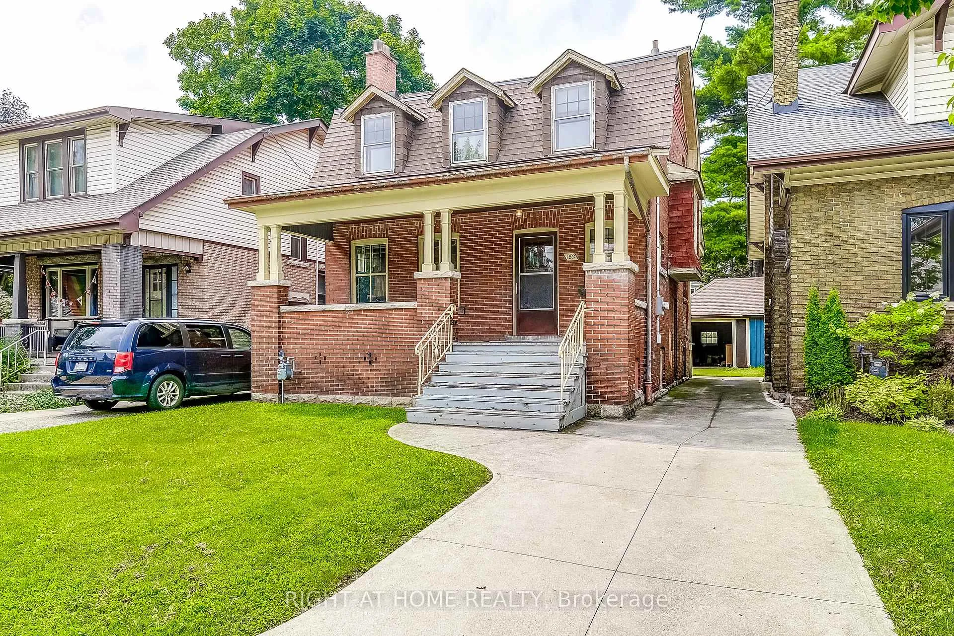 Photo 1 of 182 Balmoral Avenue S, Hamilton, Delta — HOMEH