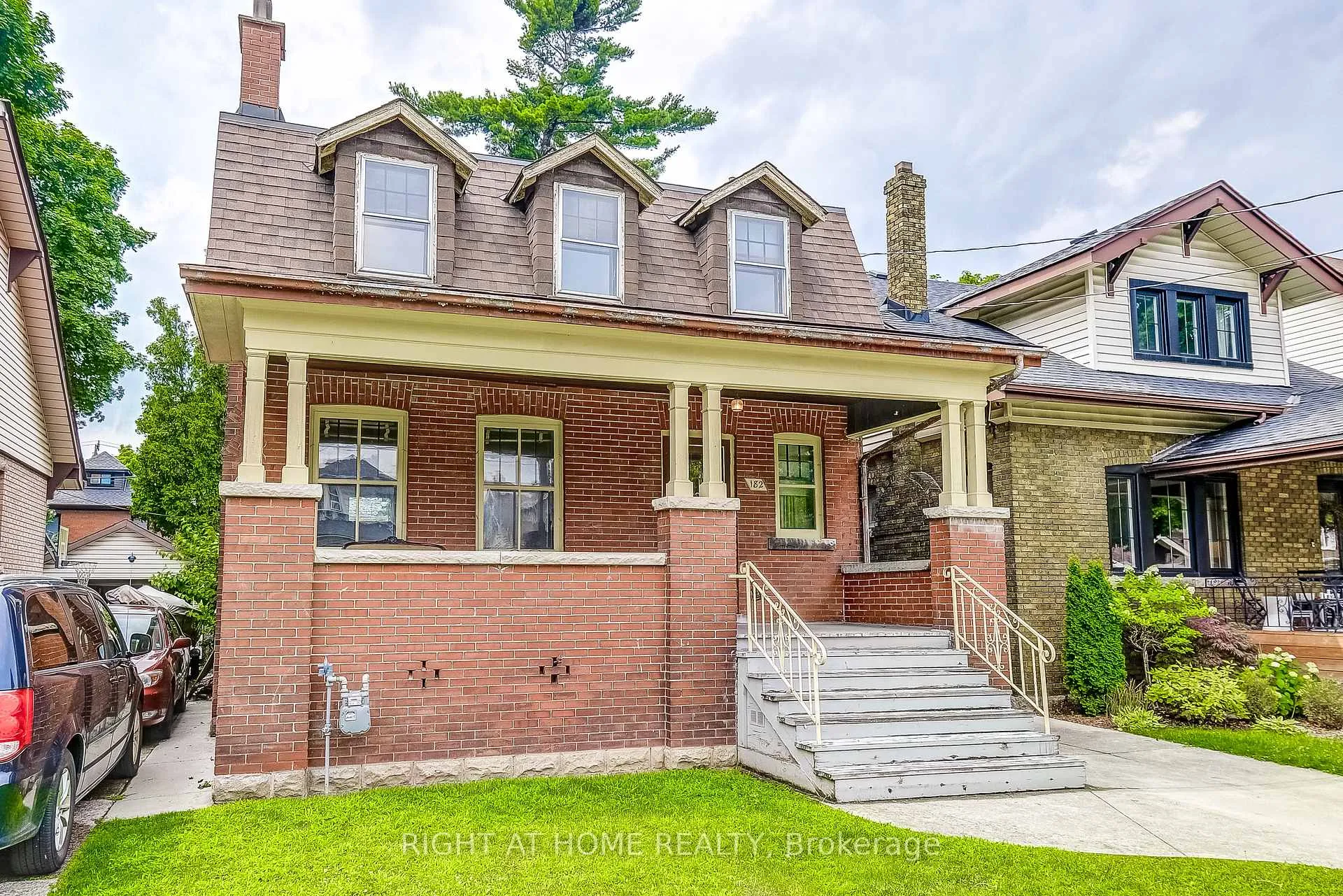 Photo 5 of 182 Balmoral Avenue S, Hamilton, Delta — HOMEH