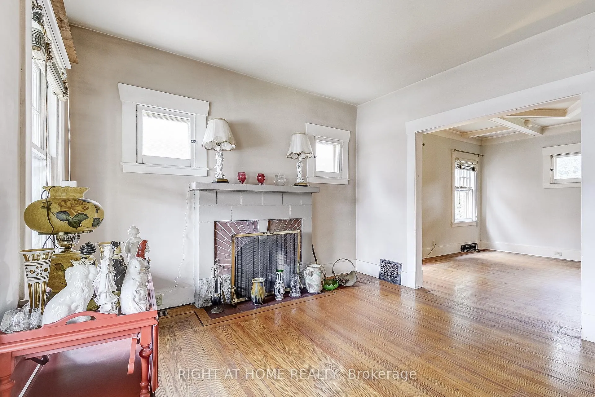 Photo 9 of 182 Balmoral Avenue S, Hamilton, Delta — HOMEH