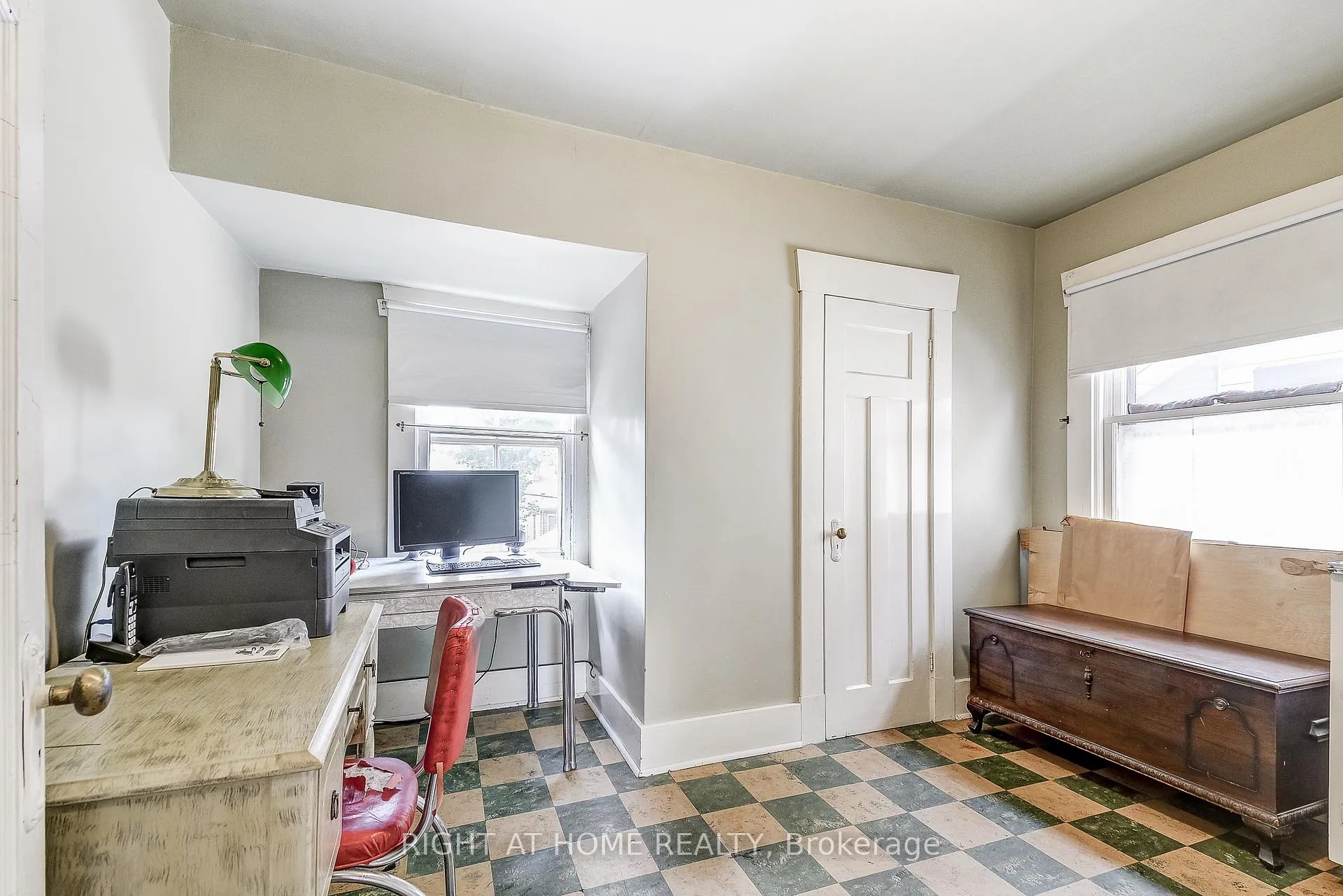 Photo 26 of 182 Balmoral Avenue S, Hamilton, Delta — HOMEH
