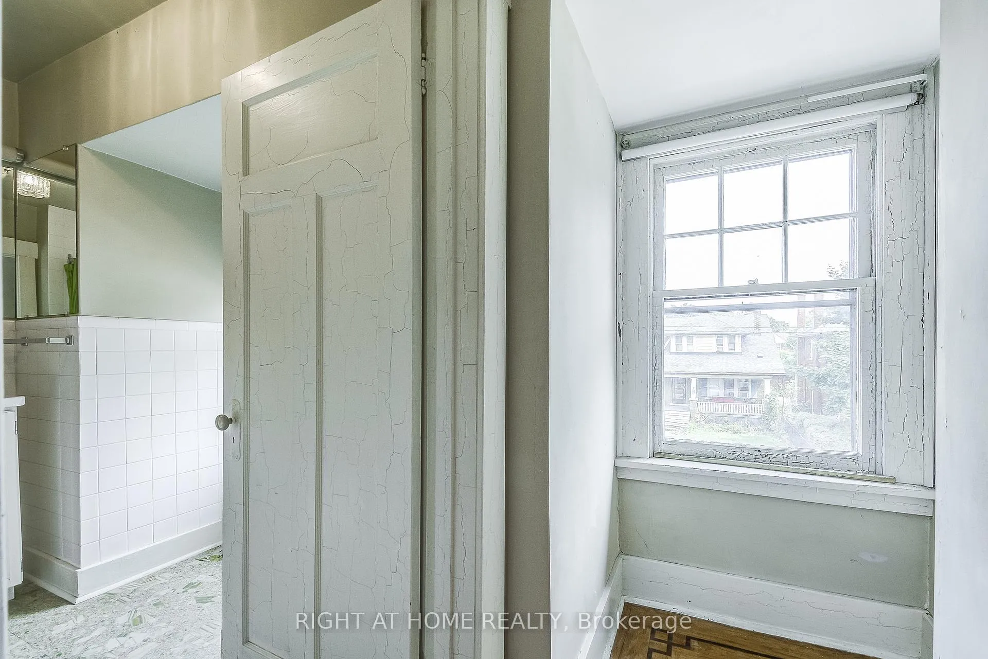 Photo 31 of 182 Balmoral Avenue S, Hamilton, Delta — HOMEH