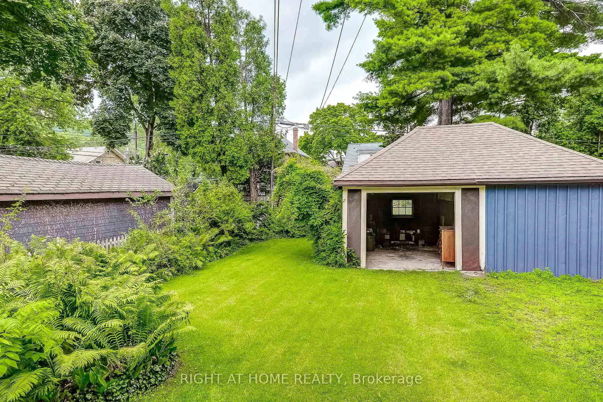Photo 32 of 182 Balmoral Avenue S, Hamilton, Delta — HOMEH