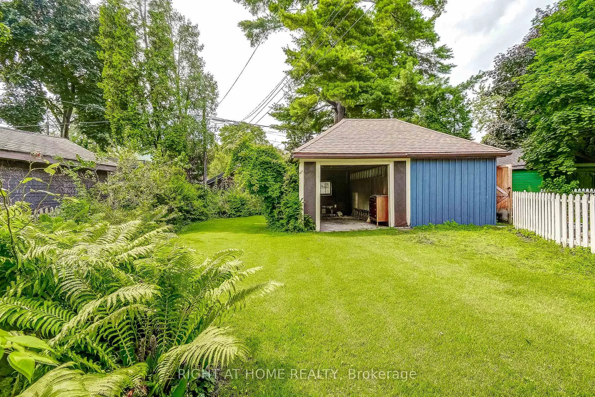 Photo 33 of 182 Balmoral Avenue S, Hamilton, Delta — HOMEH