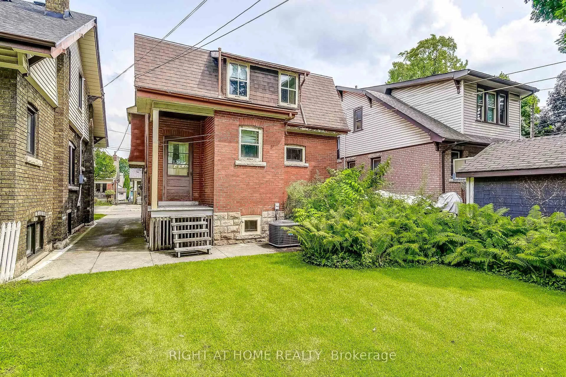 Photo 36 of 182 Balmoral Avenue S, Hamilton, Delta — HOMEH