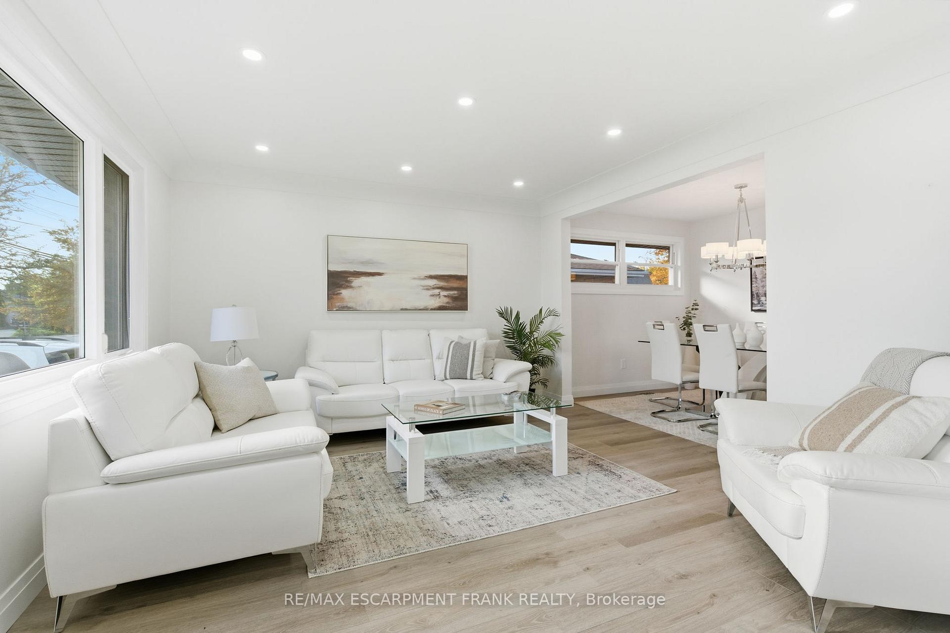 Photo 5 of 115 Mcelroy Road E, Hamilton, Balfour — HOMEH