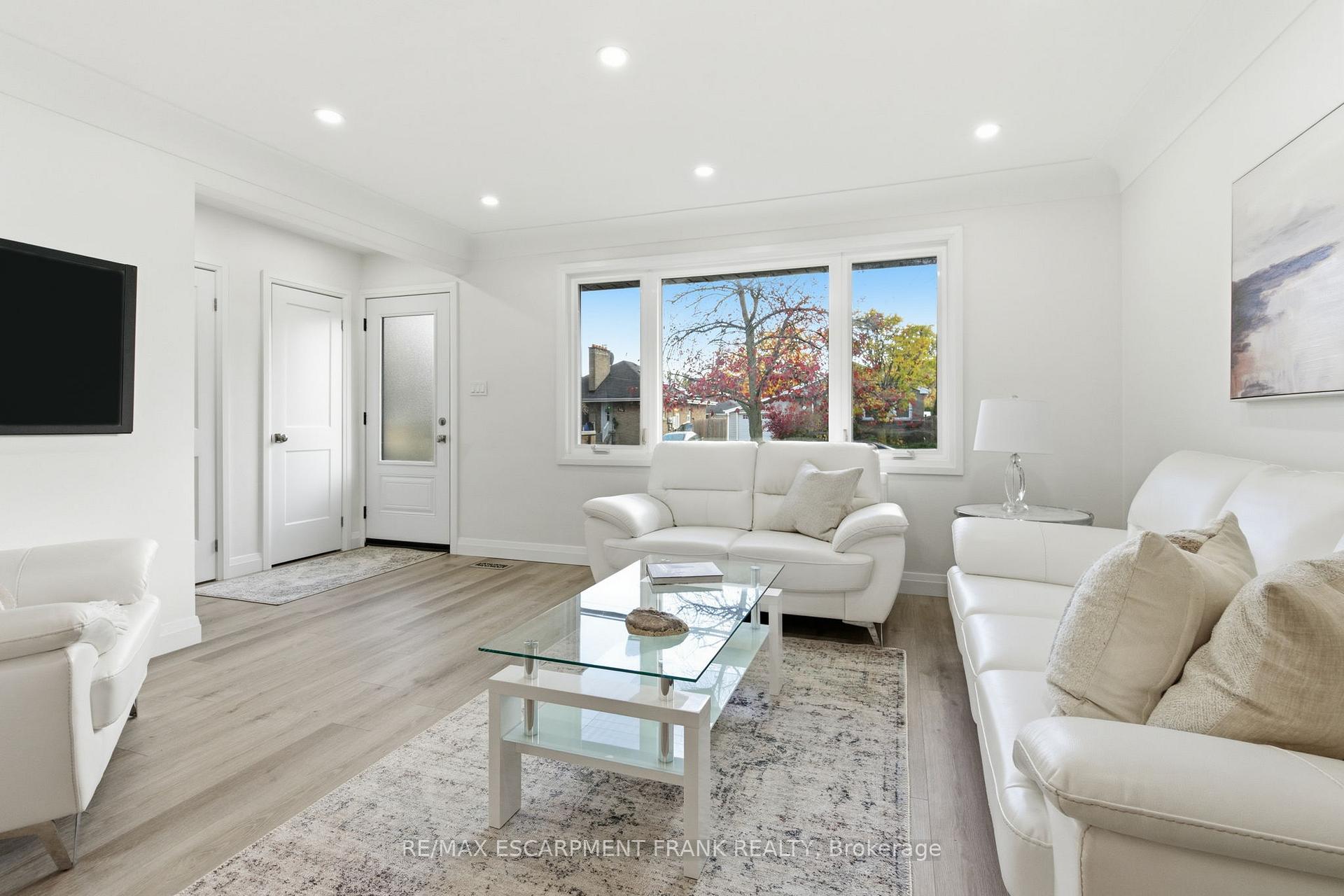 Photo 6 of 115 Mcelroy Road E, Hamilton, Balfour — HOMEH