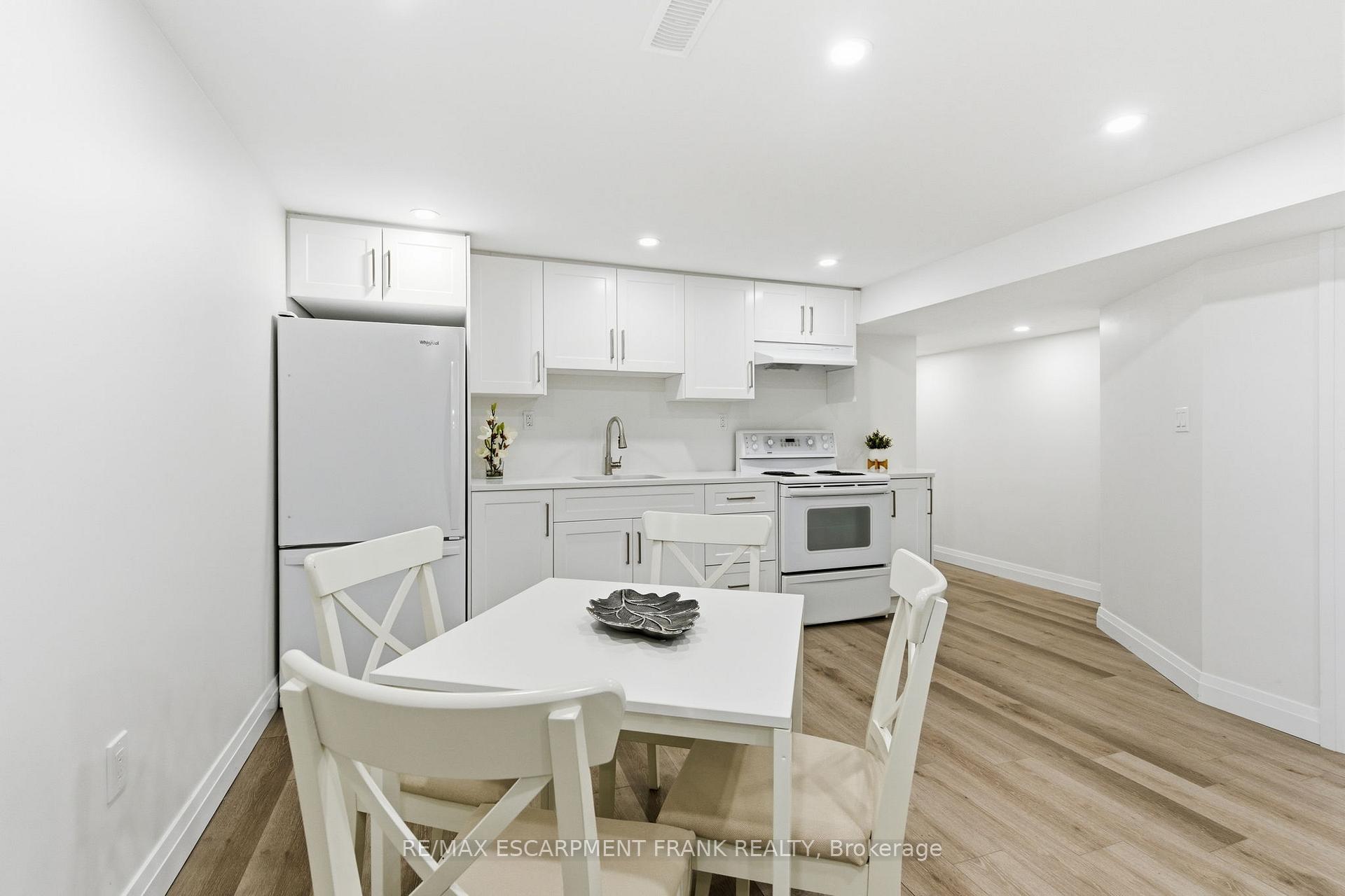 Photo 31 of 115 Mcelroy Road E, Hamilton, Balfour — HOMEH