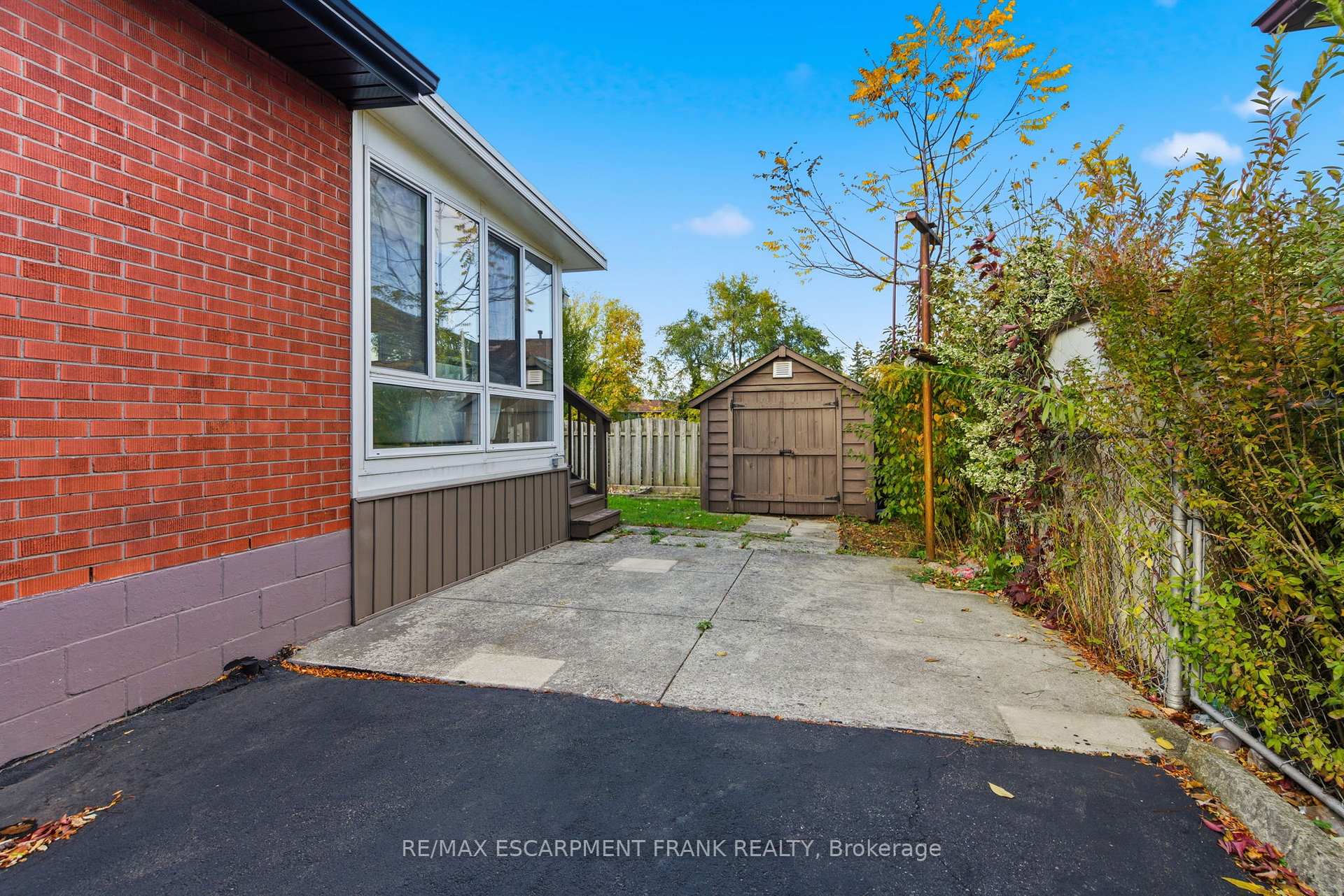 Photo 40 of 115 Mcelroy Road E, Hamilton, Balfour — HOMEH