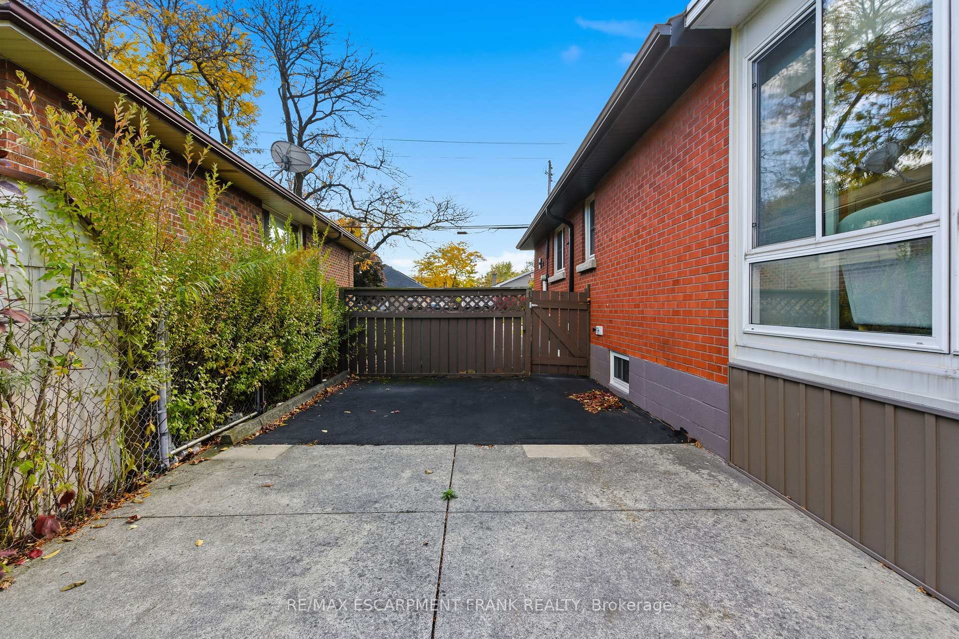 Photo 41 of 115 Mcelroy Road E, Hamilton, Balfour — HOMEH