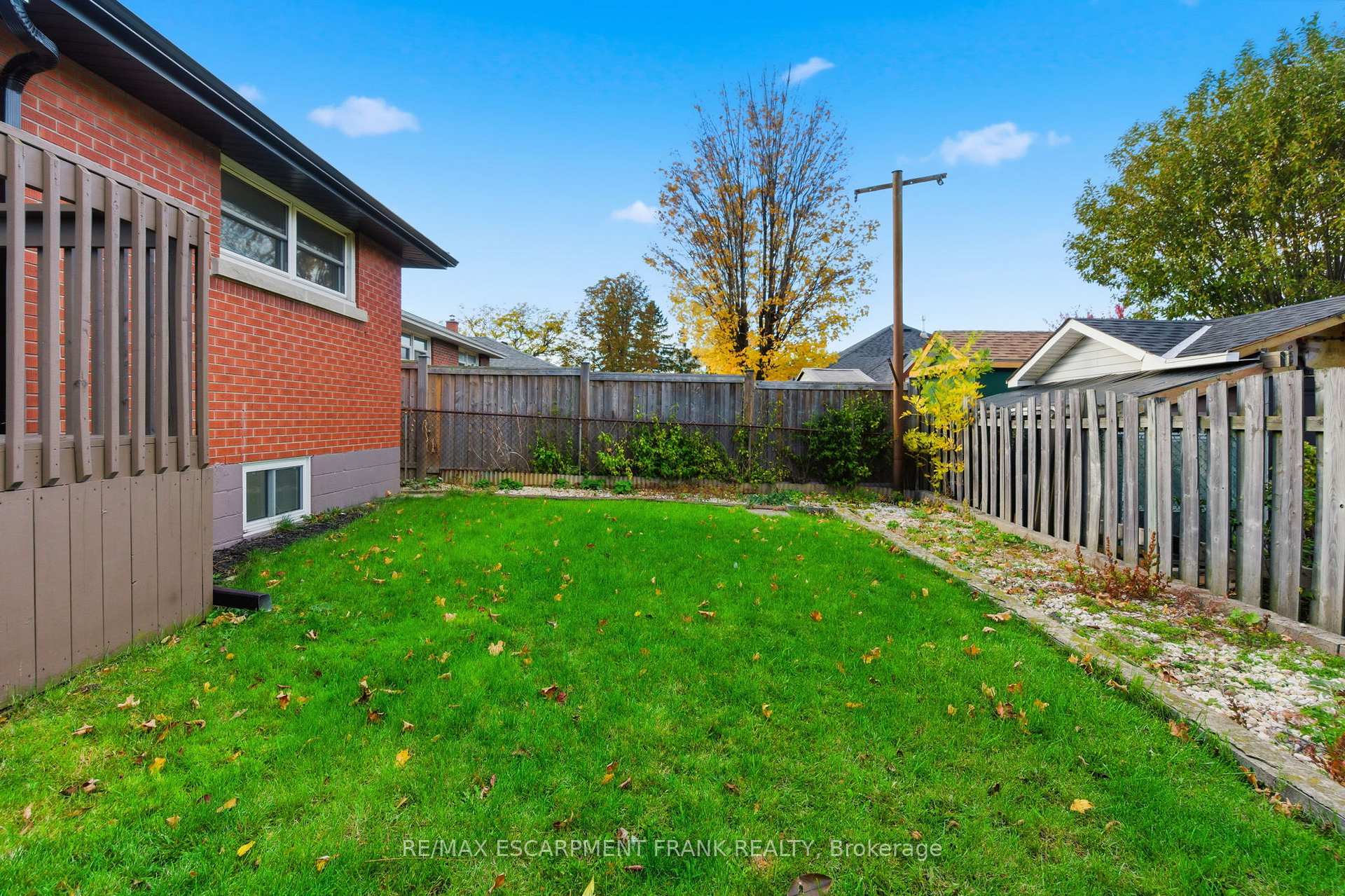 Photo 43 of 115 Mcelroy Road E, Hamilton, Balfour — HOMEH