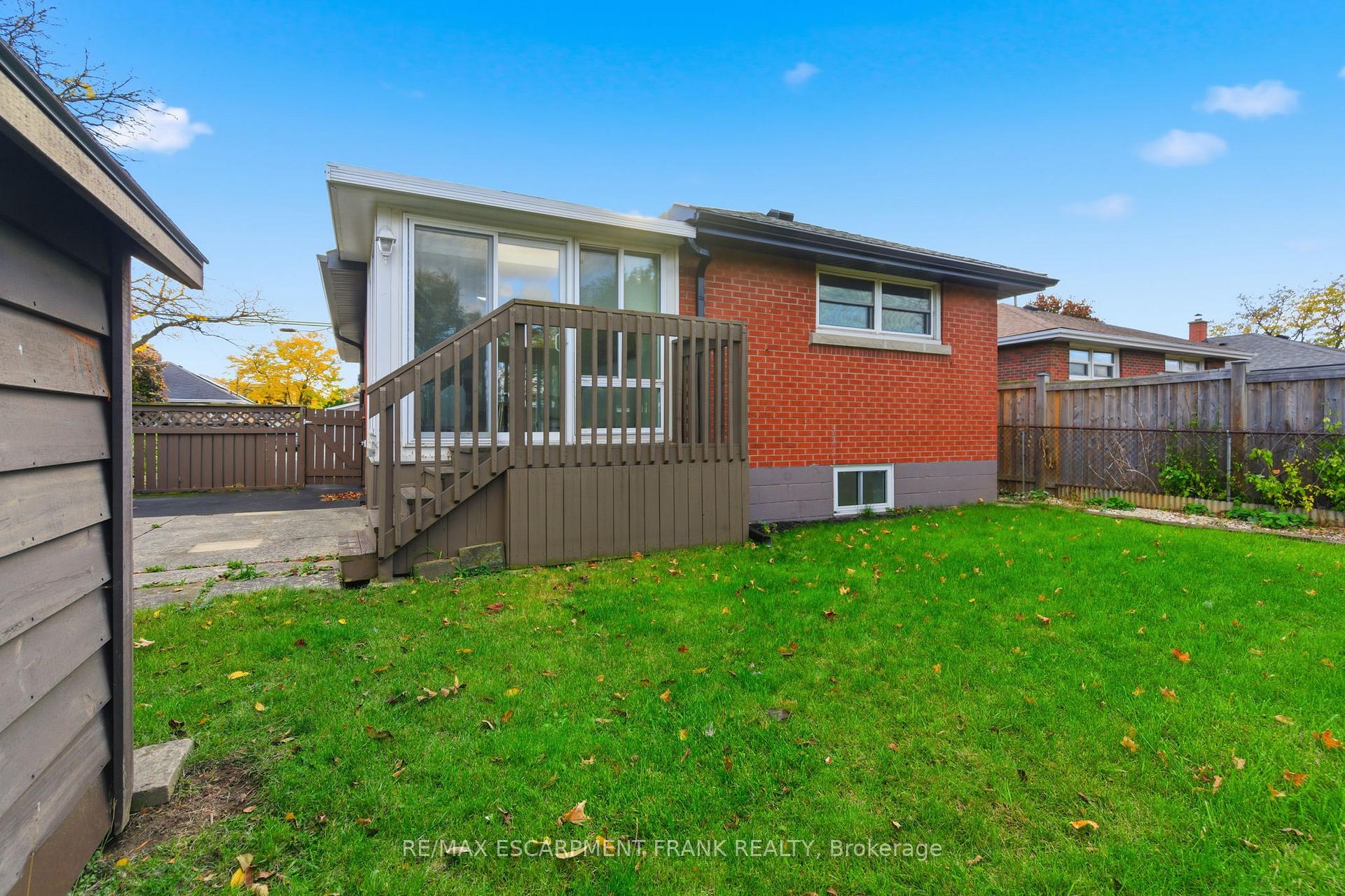 Photo 44 of 115 Mcelroy Road E, Hamilton, Balfour — HOMEH