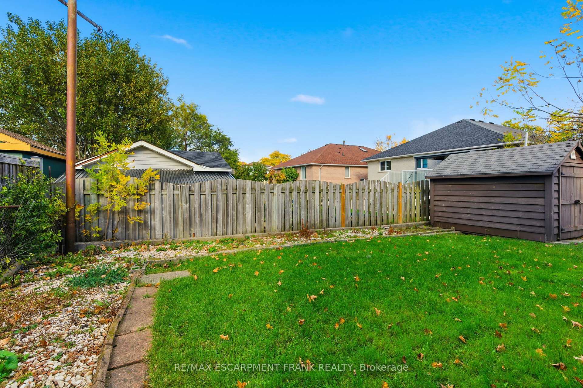 Photo 47 of 115 Mcelroy Road E, Hamilton, Balfour — HOMEH