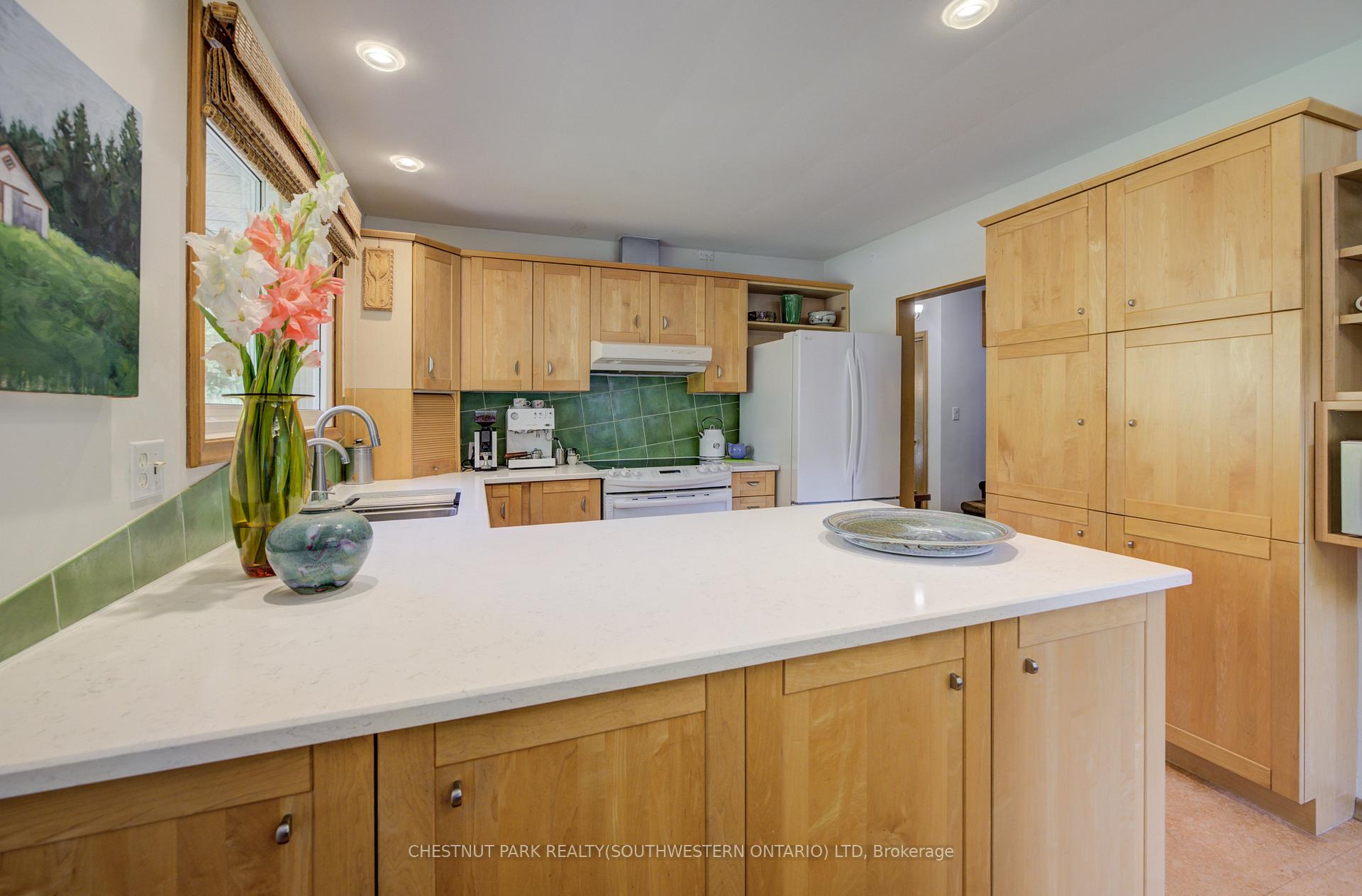 Photo 13 of 9 Monticello Crescent, Guelph, Kortright East — HOMEH
