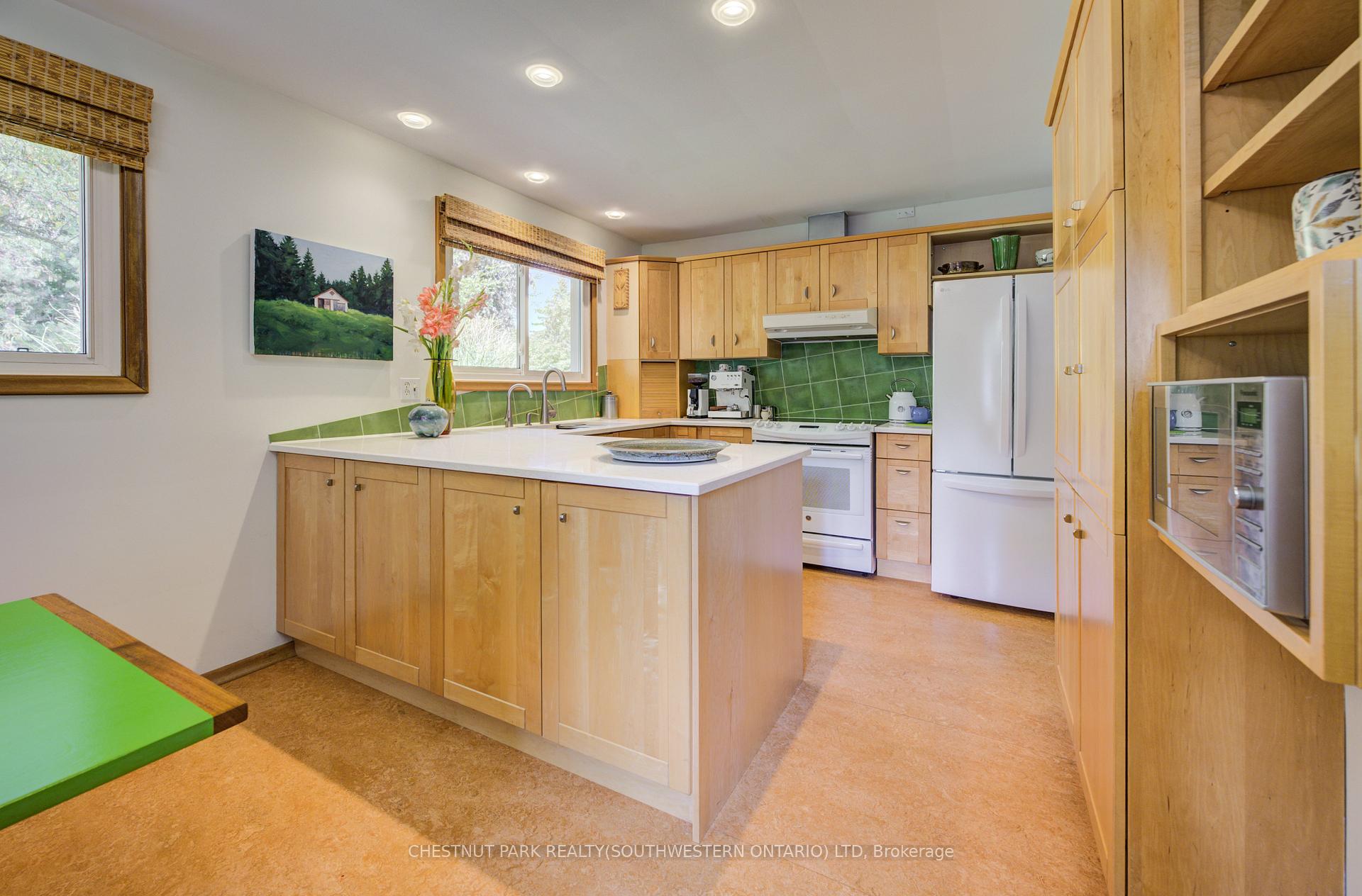 Photo 14 of 9 Monticello Crescent, Guelph, Kortright East — HOMEH