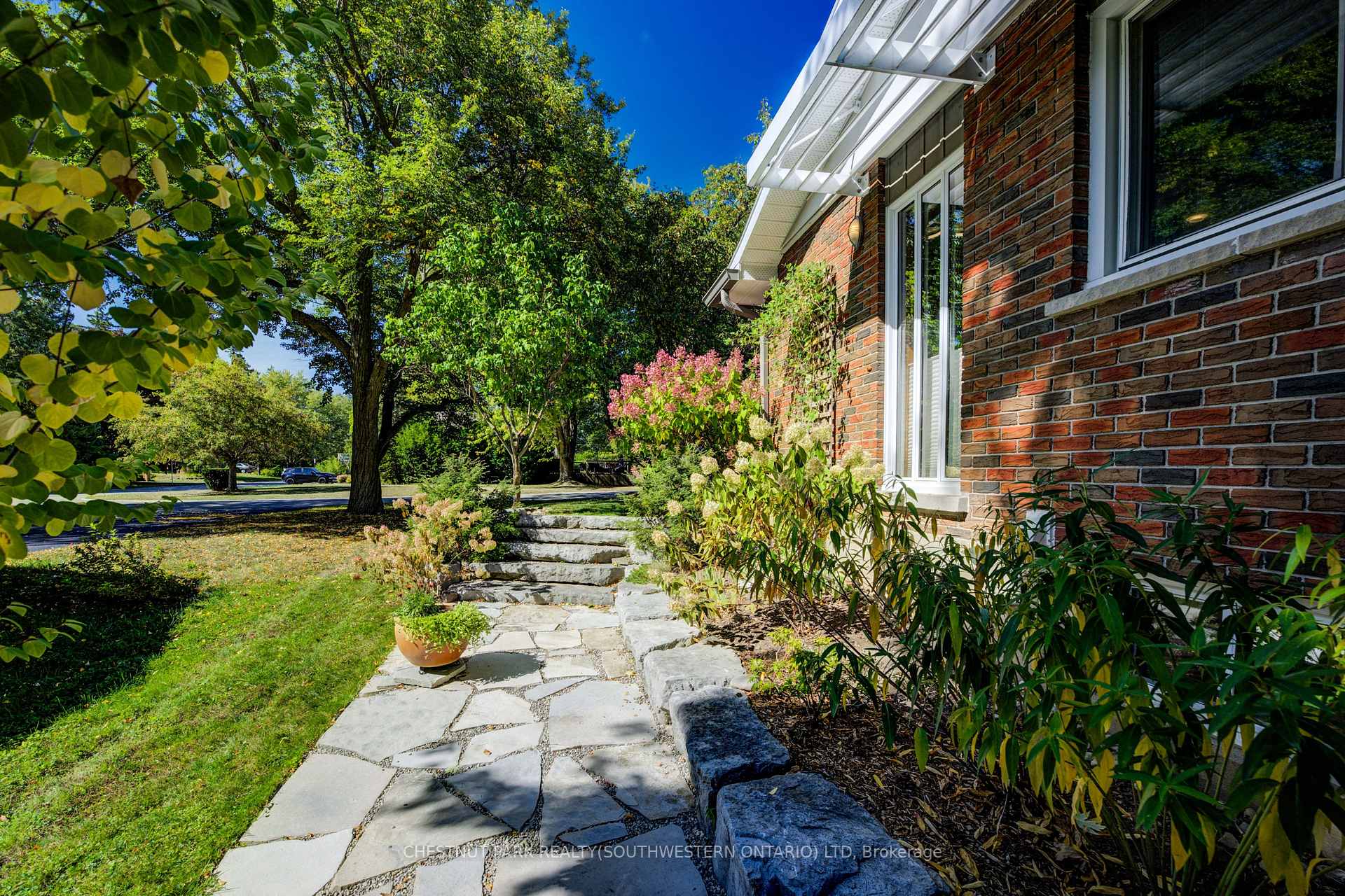 Photo 46 of 9 Monticello Crescent, Guelph, Kortright East — HOMEH