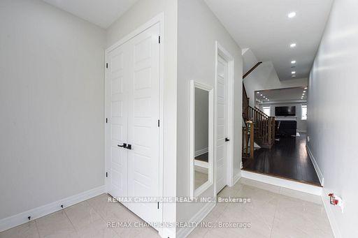 Photo 4 of 565 Kennedy Circle W, Milton, Cobban — HOMEH