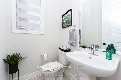 Photo 5 of 565 Kennedy Circle W, Milton, Cobban — HOMEH