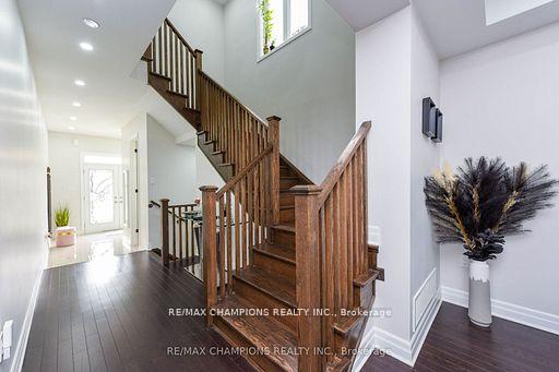 Photo 7 of 565 Kennedy Circle W, Milton, Cobban — HOMEH