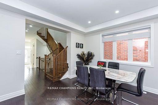 Photo 9 of 565 Kennedy Circle W, Milton, Cobban — HOMEH